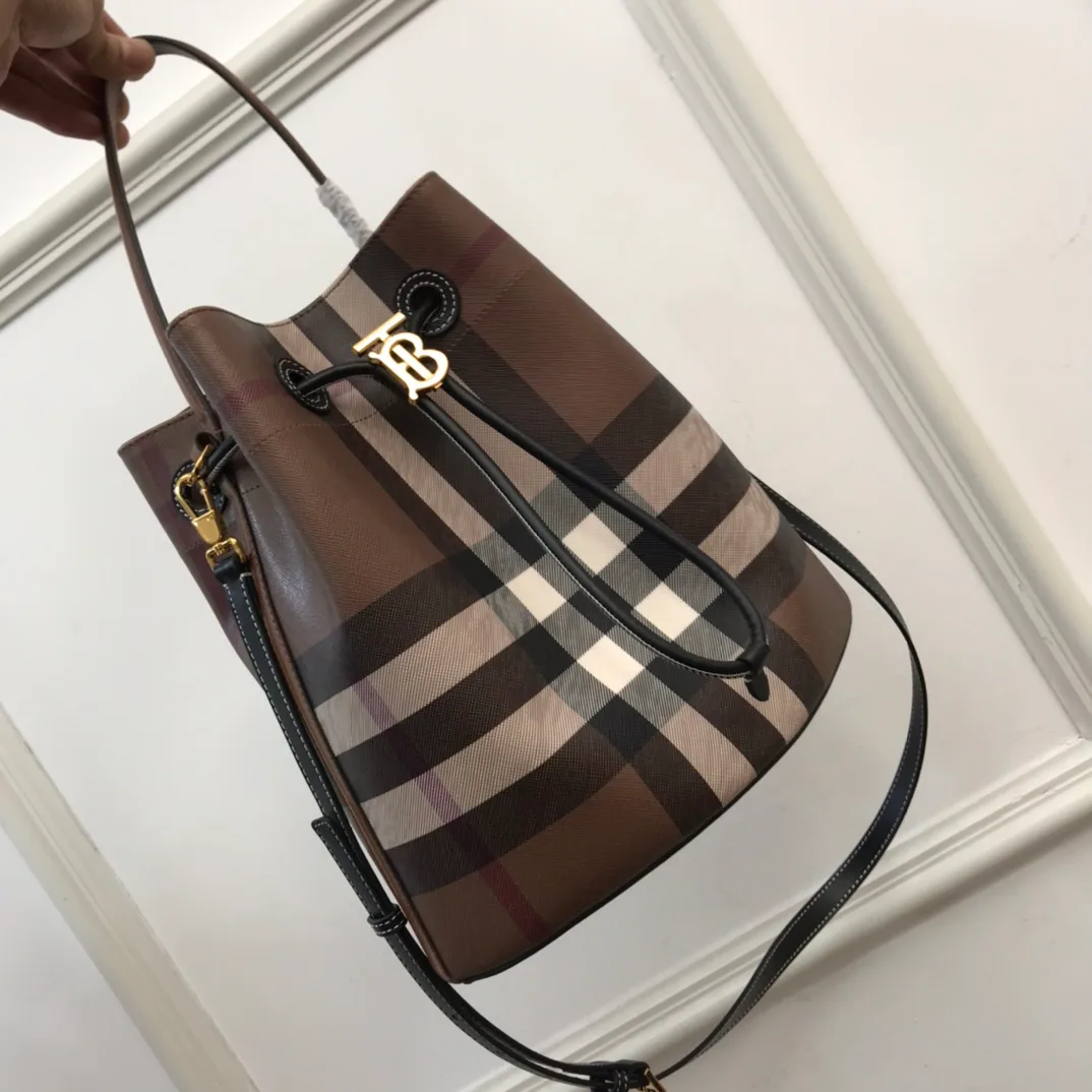 Классические Сумки Женские Burberry 11013026