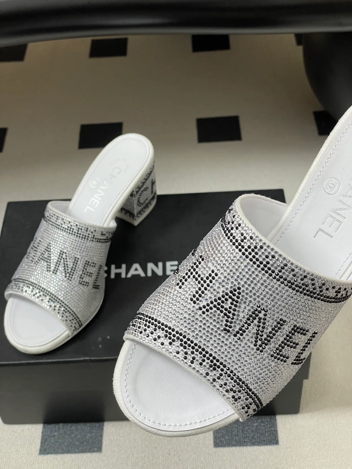 Босоножки Женские Chanel 10993947