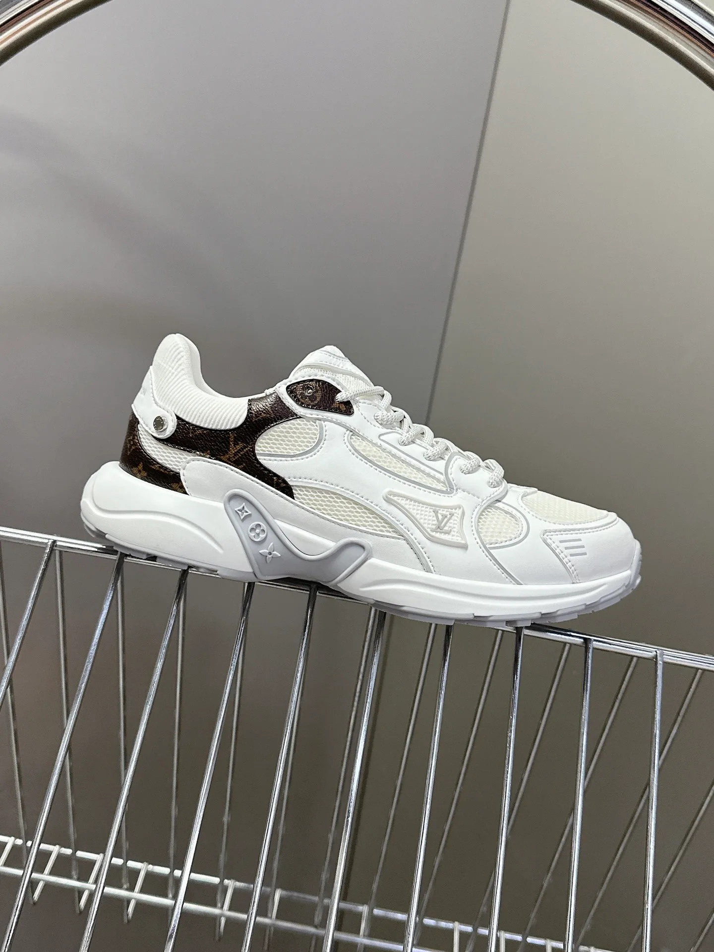 Кроссовки Женские Louis Vuitton 11152715