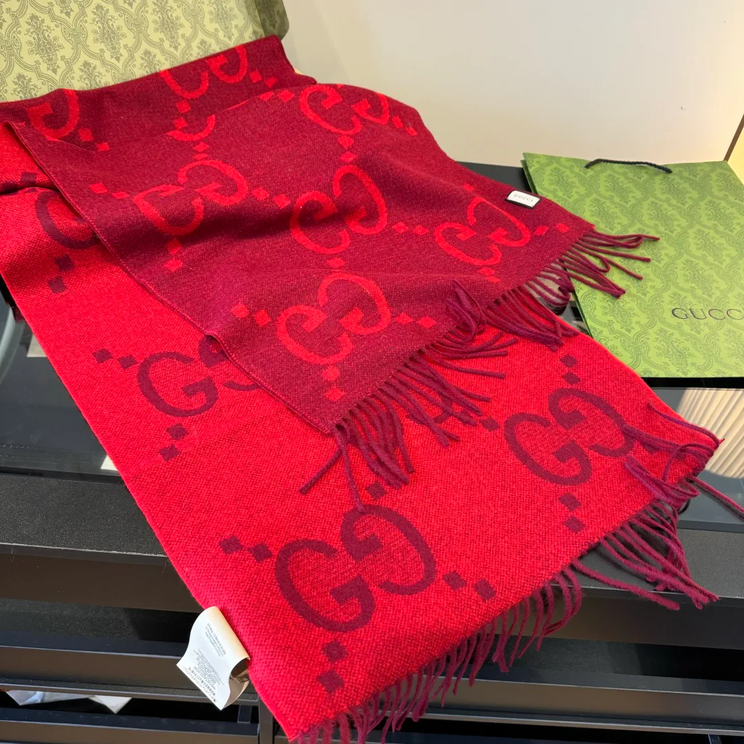 Шарфы Gucci 17896032