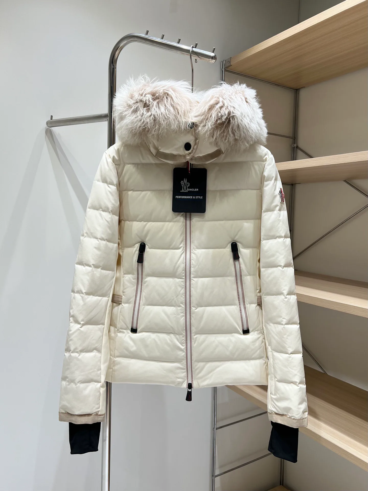 Куртки И Пуховики Женские Moncler 18723747
