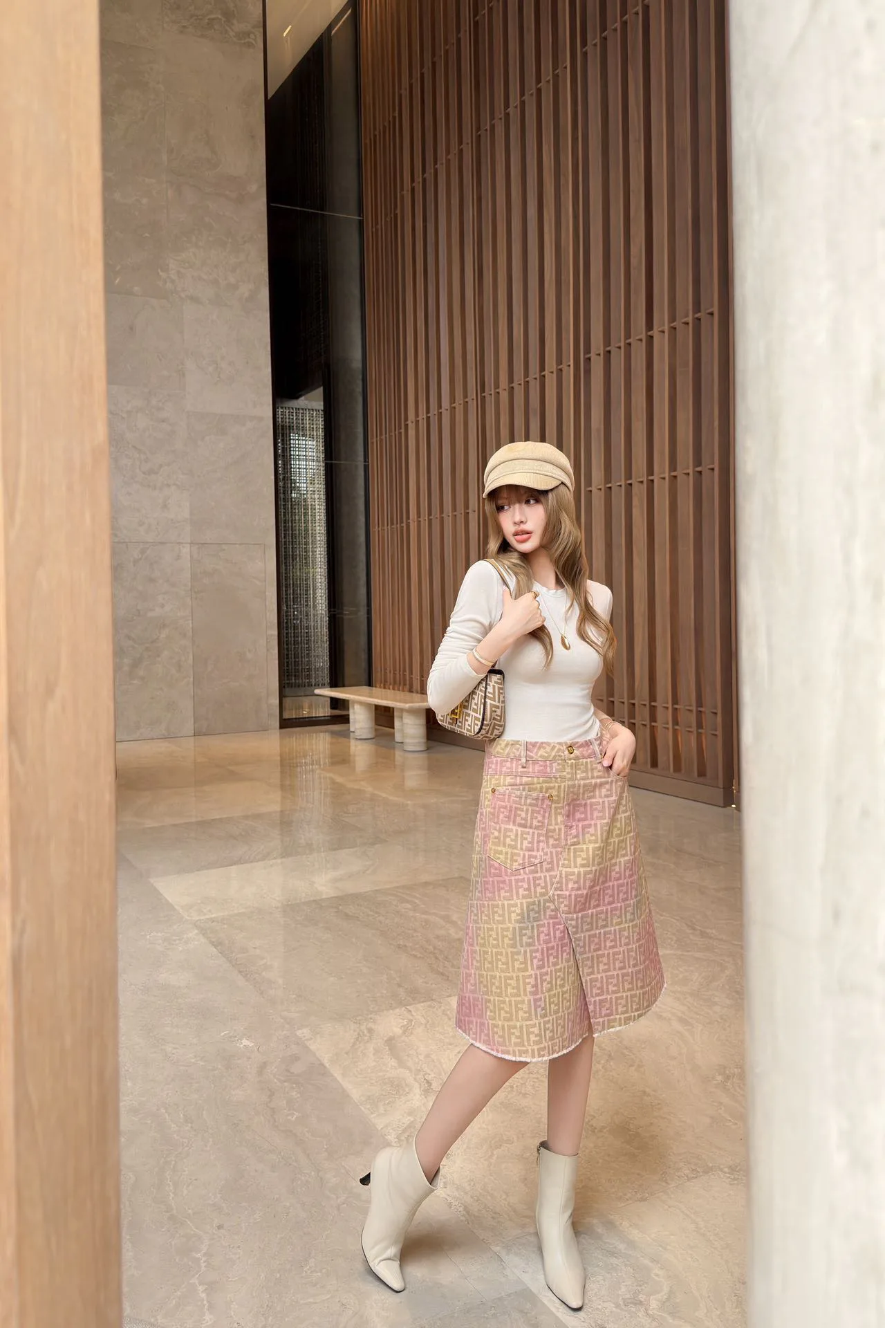 Юбки Женские Fendi 13232010