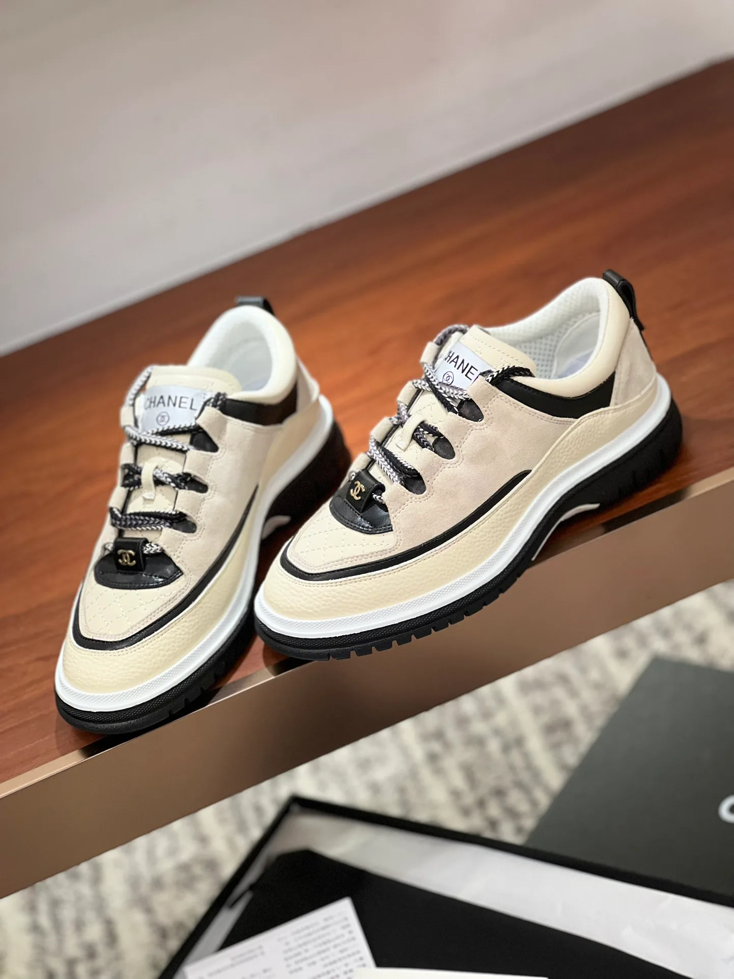 Кроссовки Женские Chanel 1021196