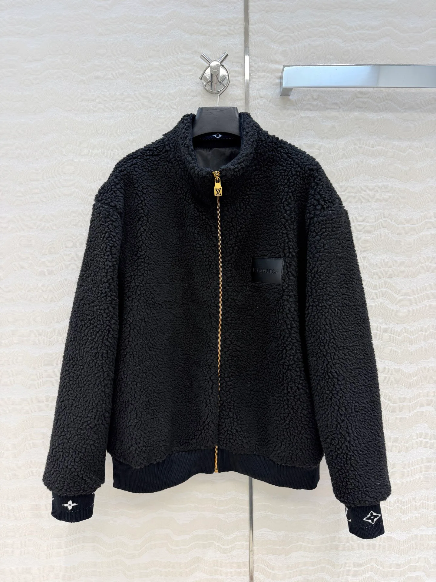 Куртки И Пуховики Женские Louis Vuitton 19210897