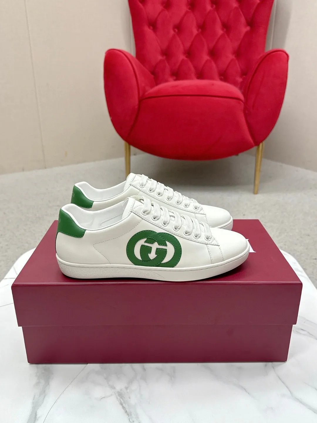 Кроссовки Женские Gucci 18262016