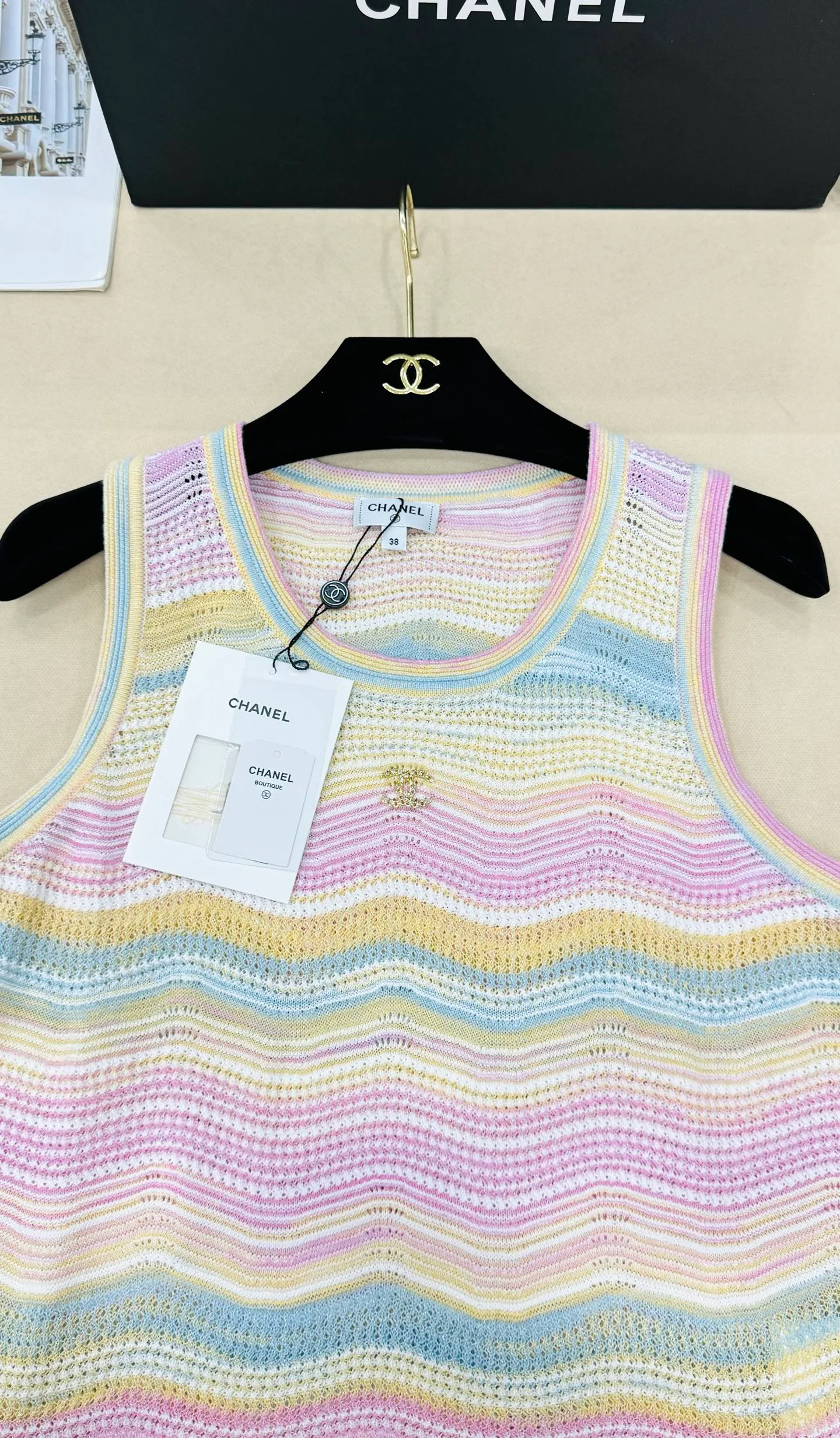 Жилеты Женские Chanel 17954469