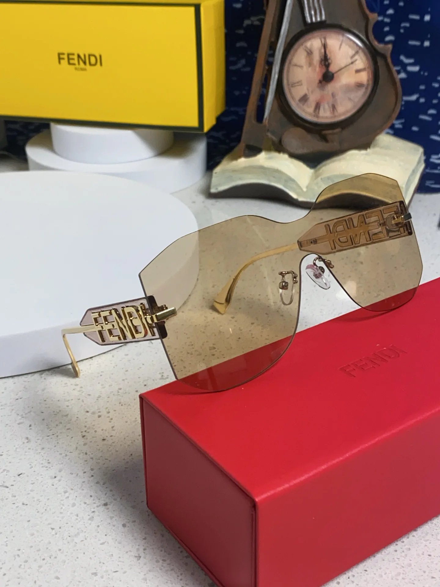 Очки Fendi 13135716
