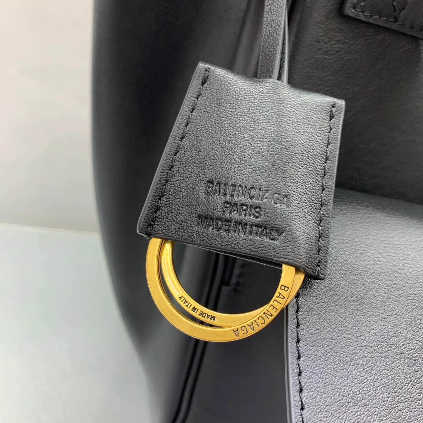 Классические Сумки Женские Balenciaga 18205736