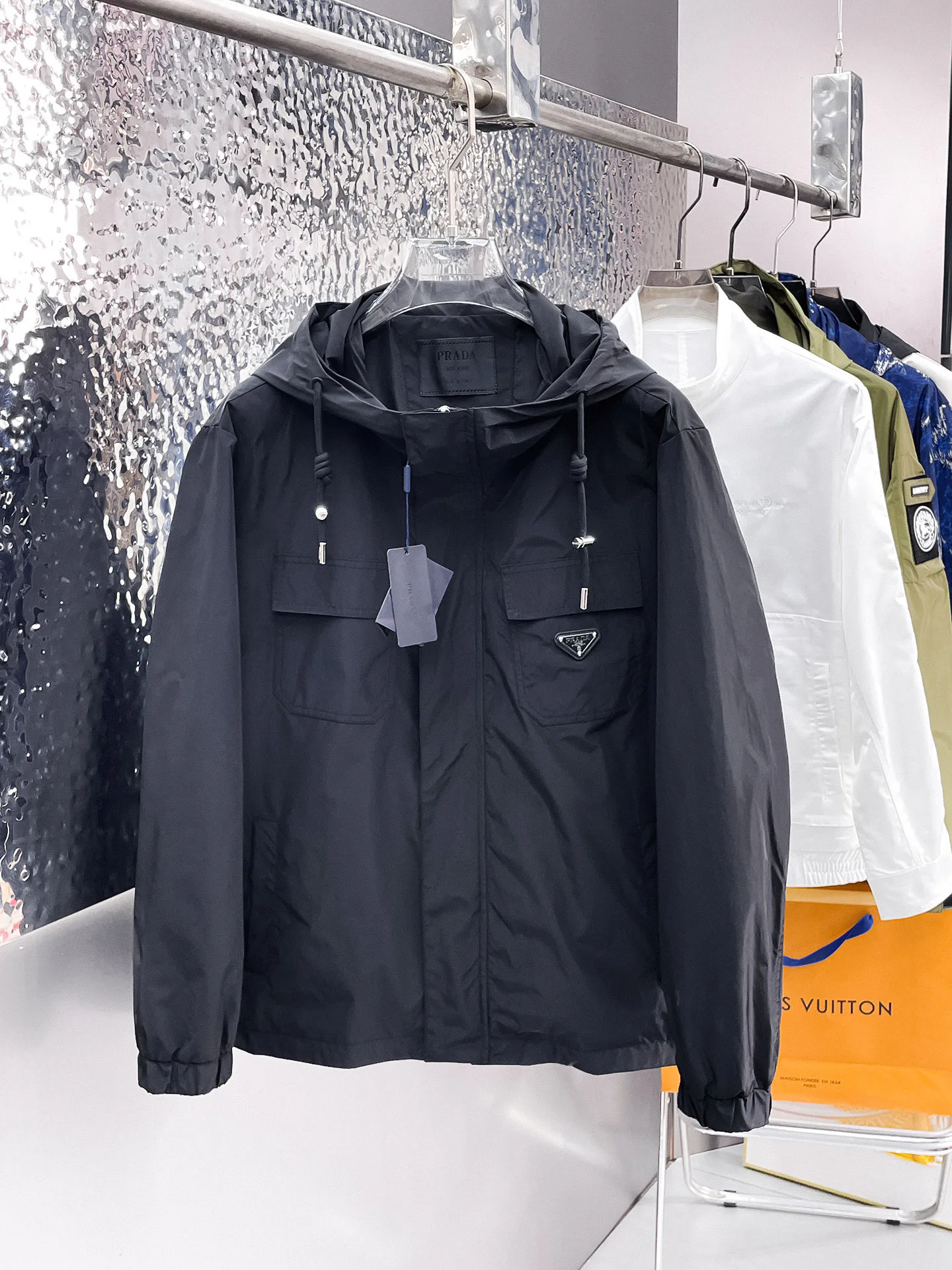 Куртки И Пуховики Мужские Prada 9352318