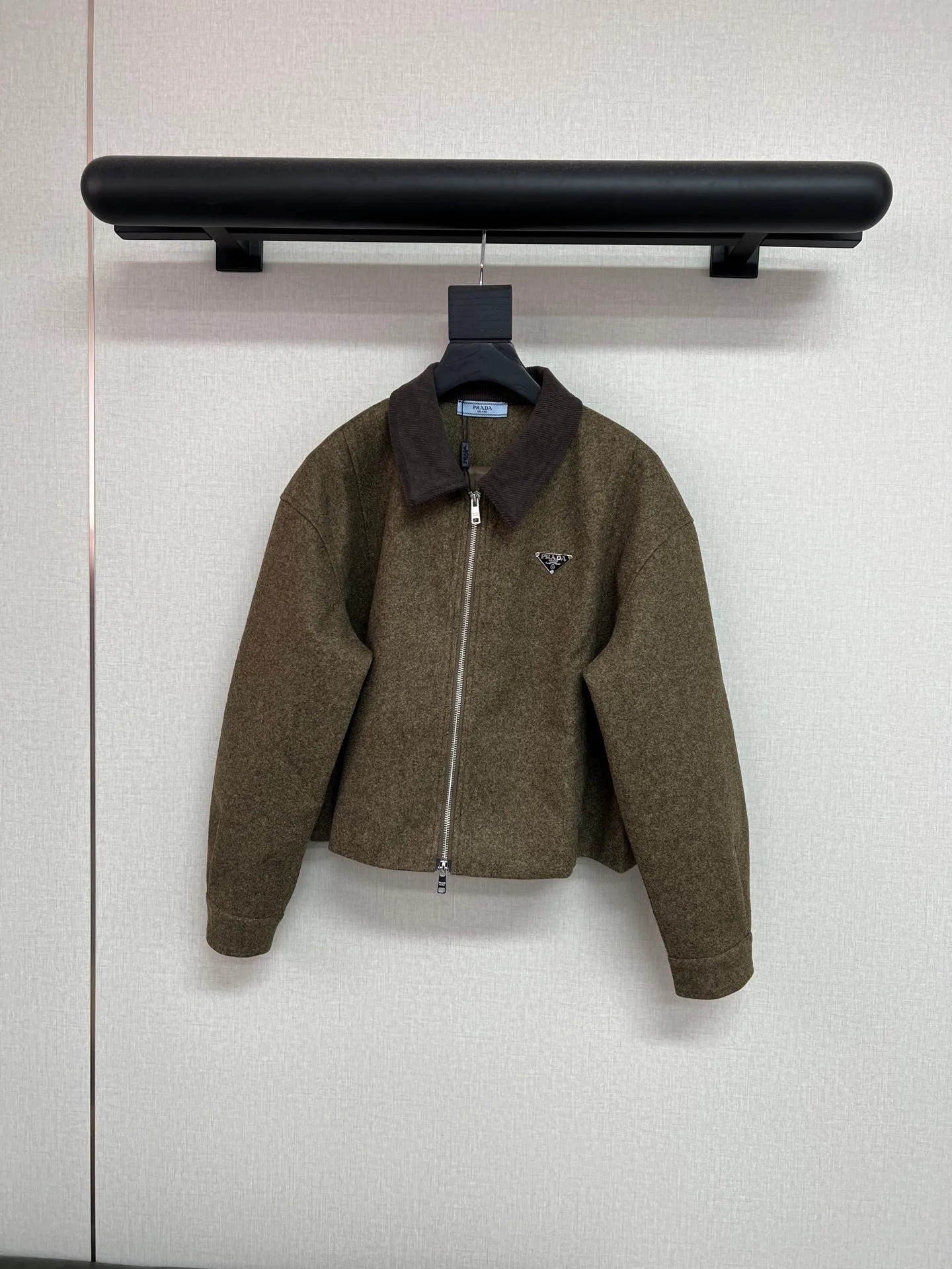 Куртки И Пуховики Женские Prada 18661622