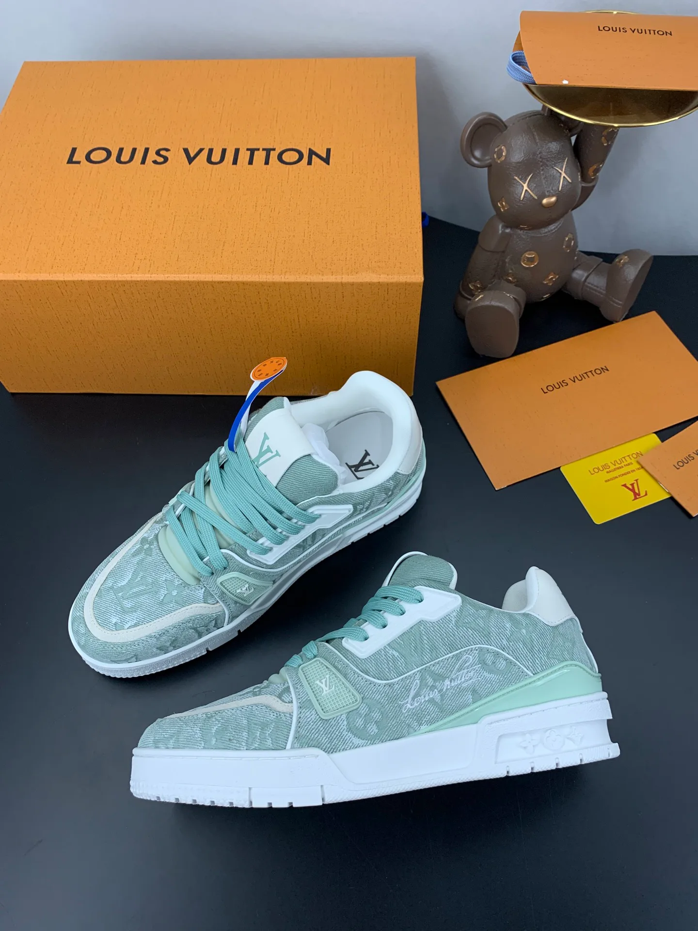 Кроссовки Женские Louis Vuitton 17545277