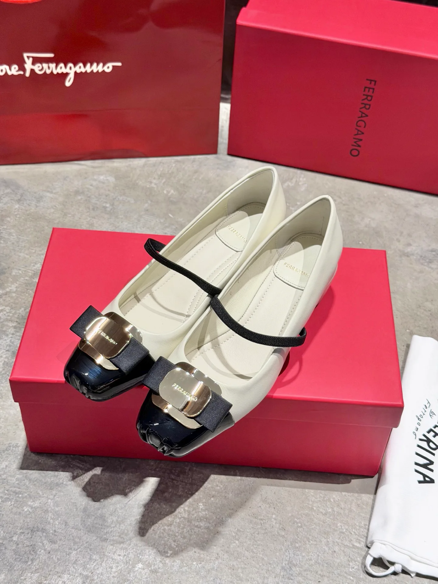 Туфли Женские Salvatore Ferragamo 17642553