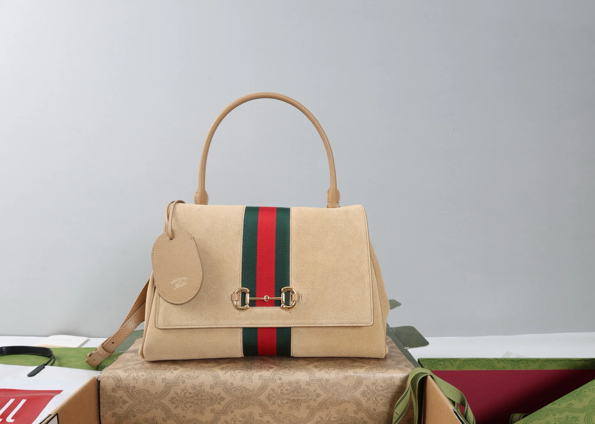 Классические Сумки Женские Gucci 18250566