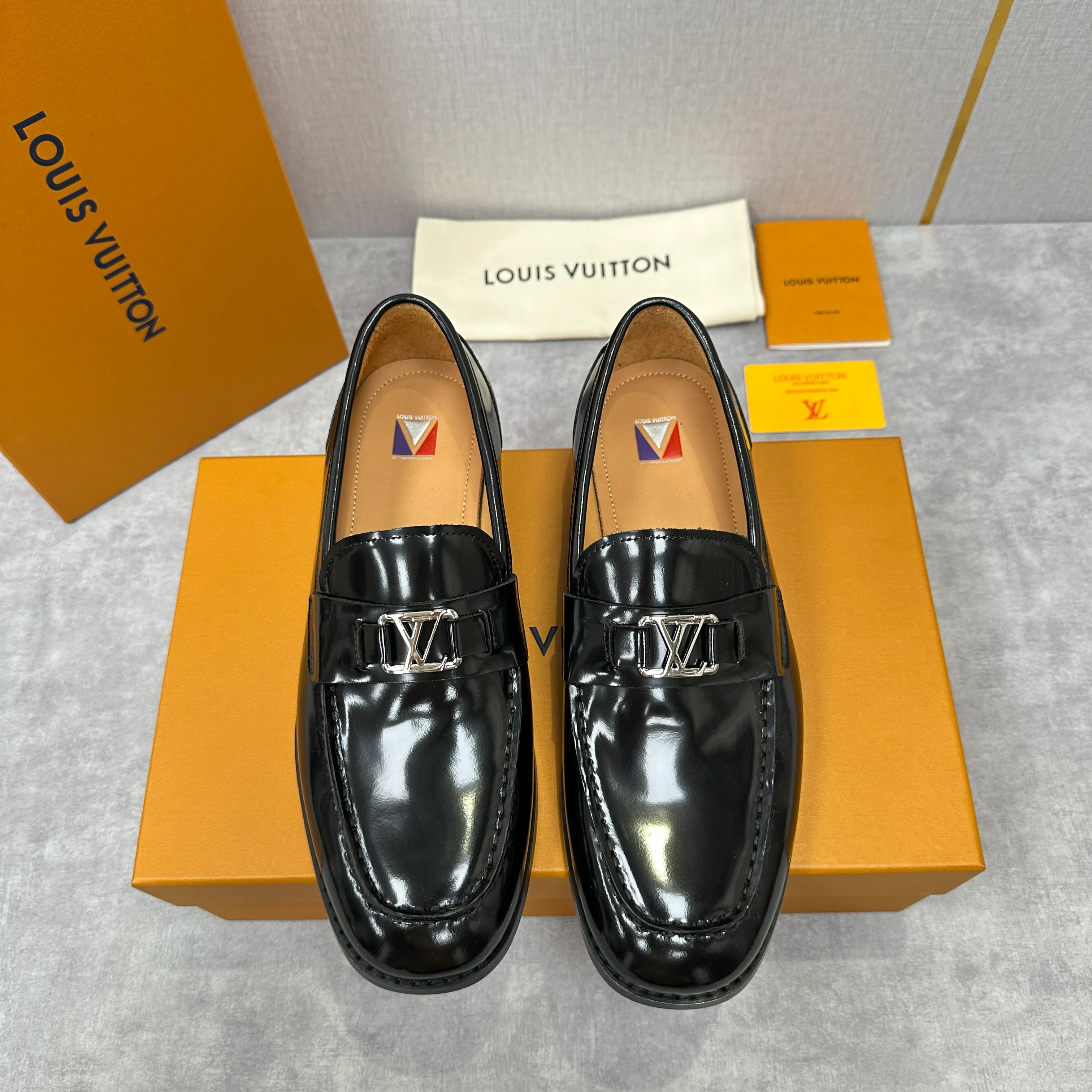 Лоферы И Туфли Мужские Louis Vuitton 18194016