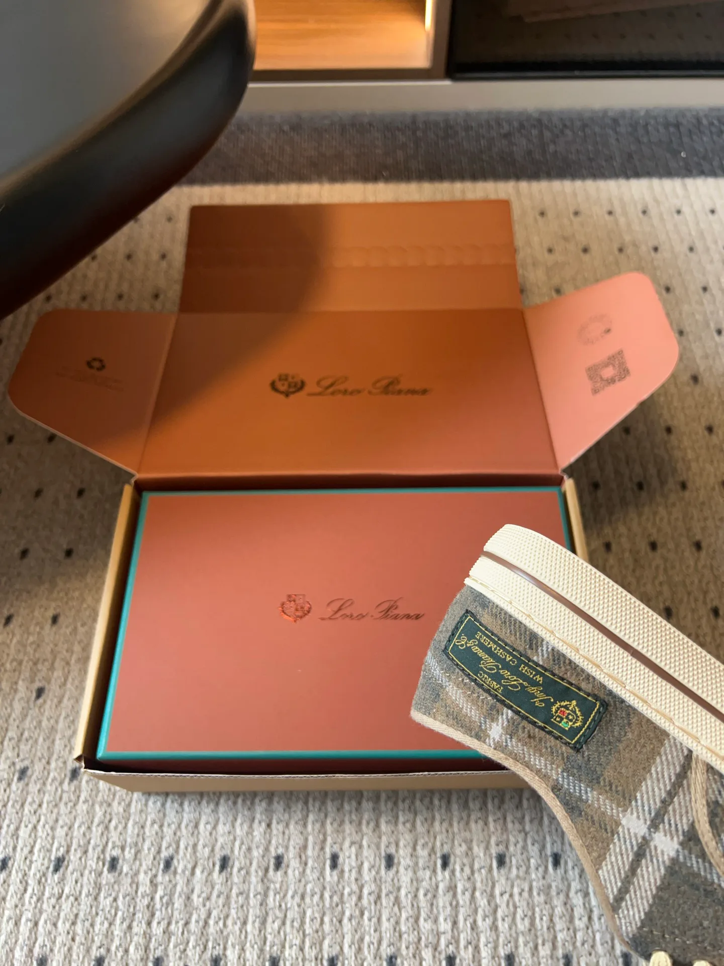 Кроссовки Женские Loro Piana 17942682