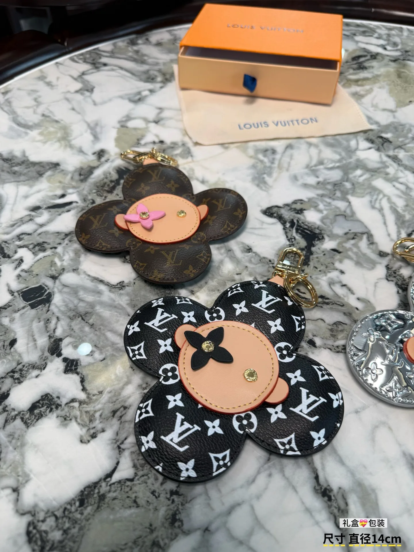 Ключницы Louis Vuitton 17796160