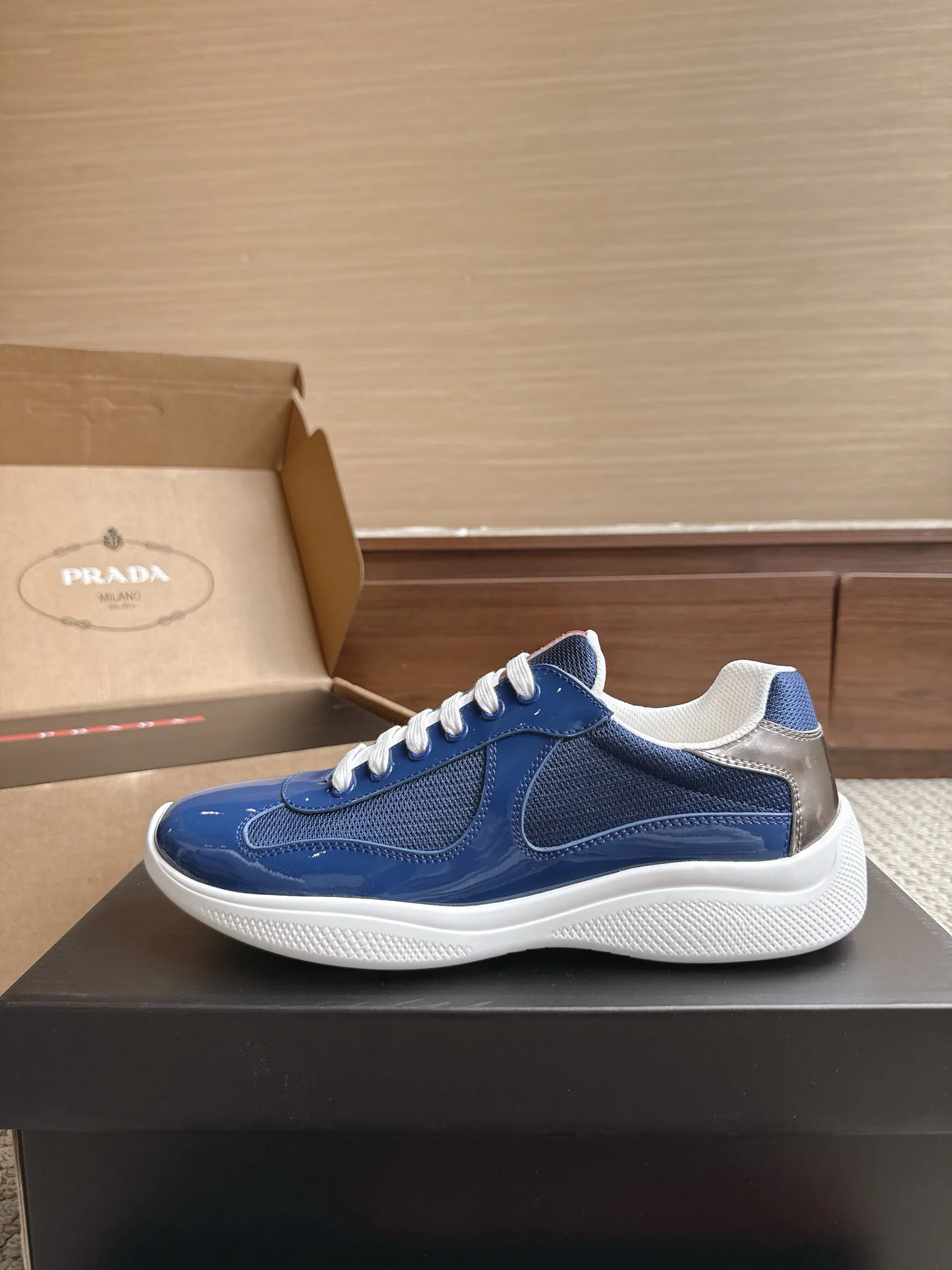 Кроссовки Женские Prada 17470455