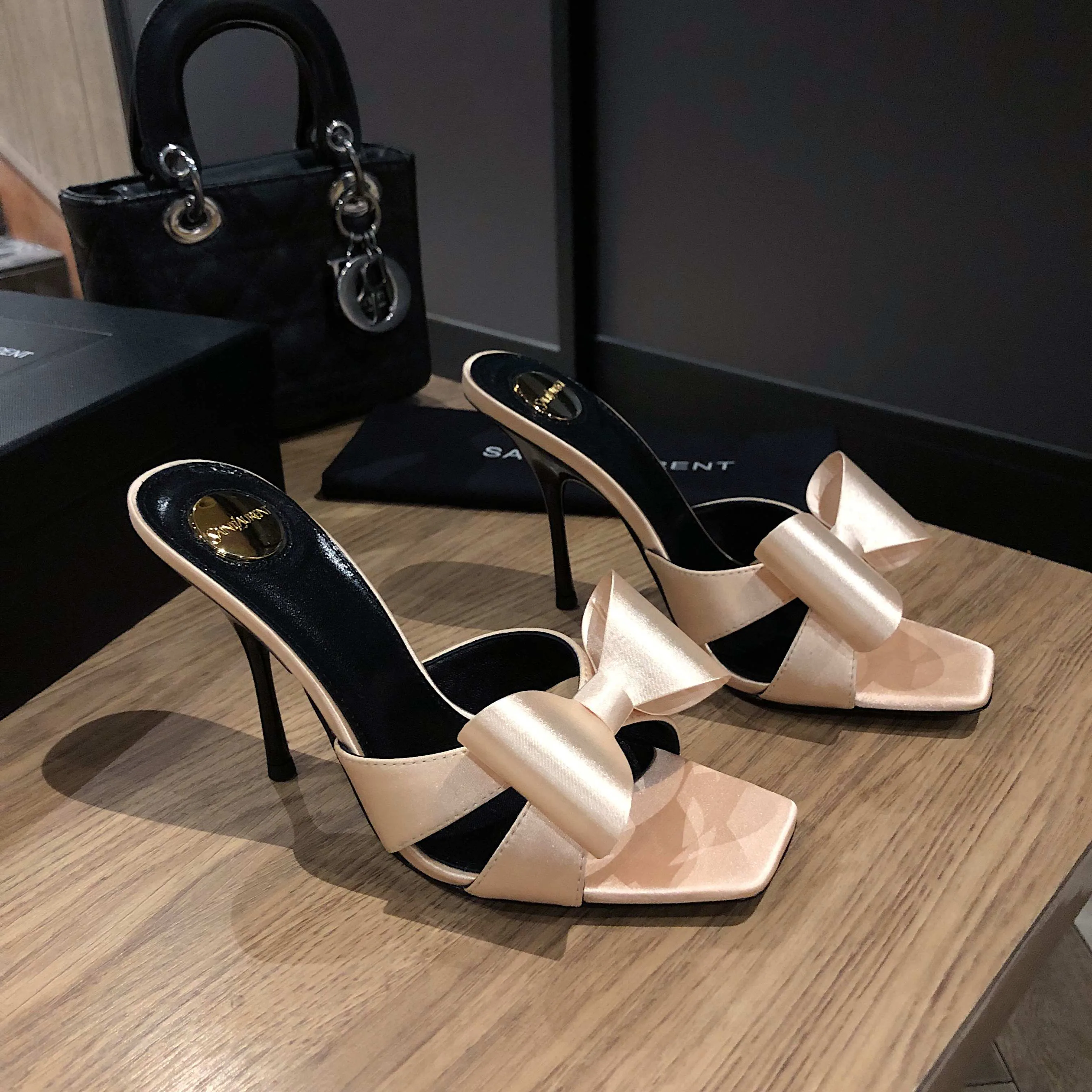 Босоножки Женские Saint Laurent 11220488