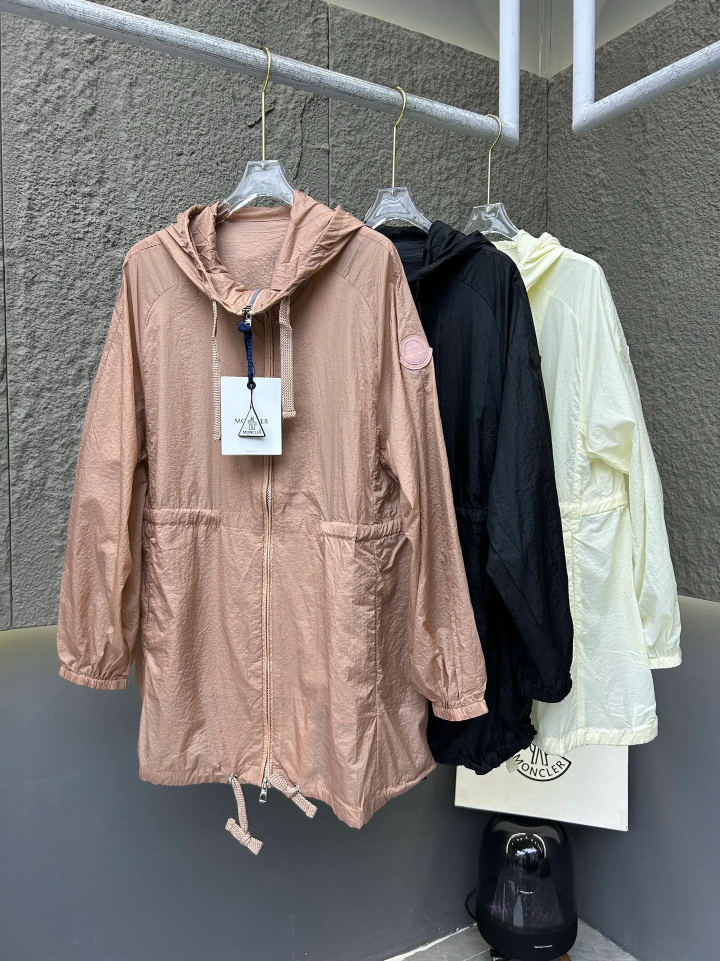 Куртки И Пуховики Женские Moncler 11666931