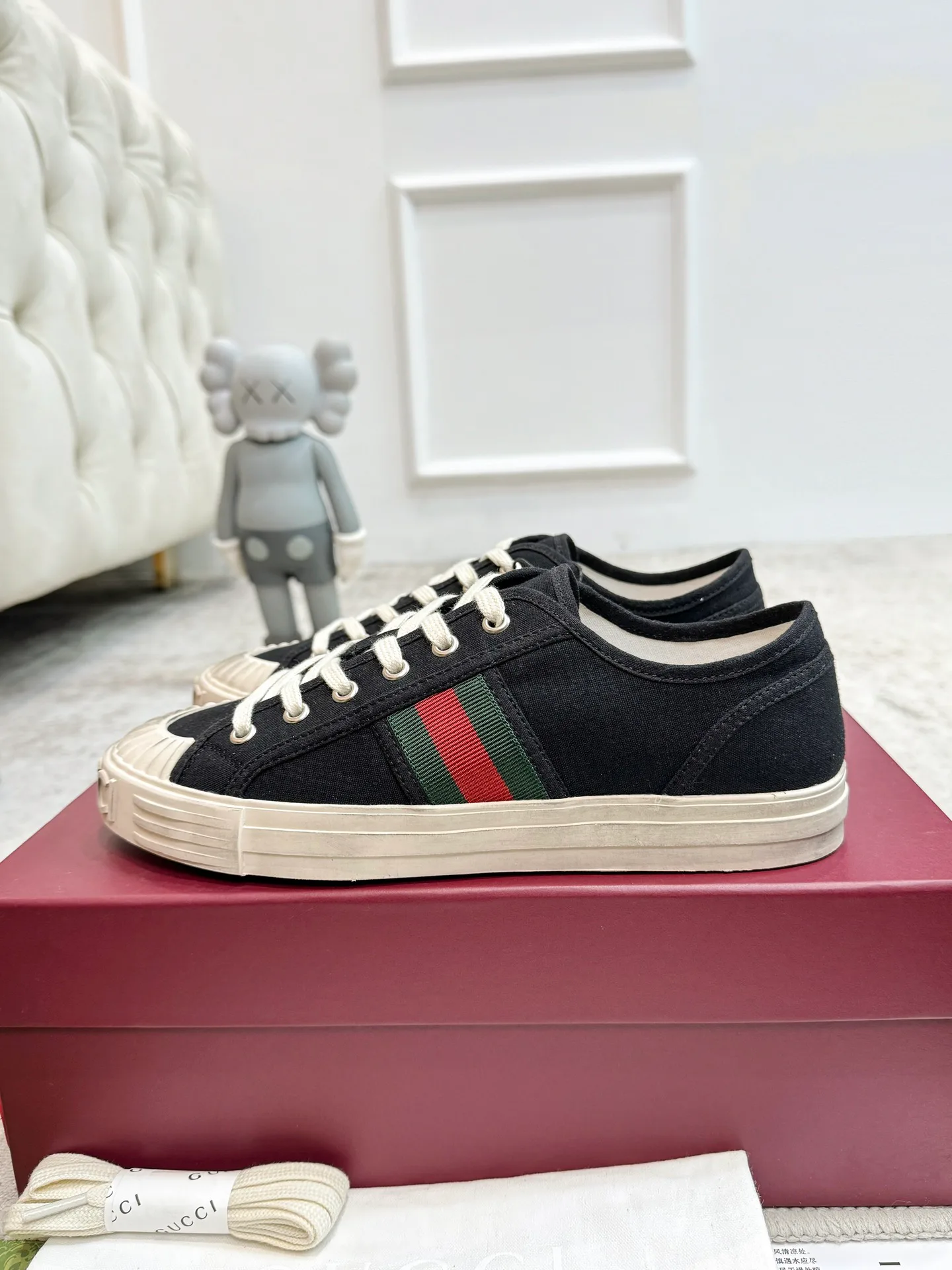 Кроссовки Женские Gucci 18139048