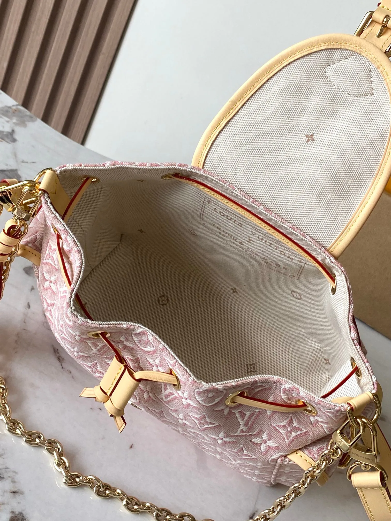 Классические Сумки Женские Louis Vuitton 17385922