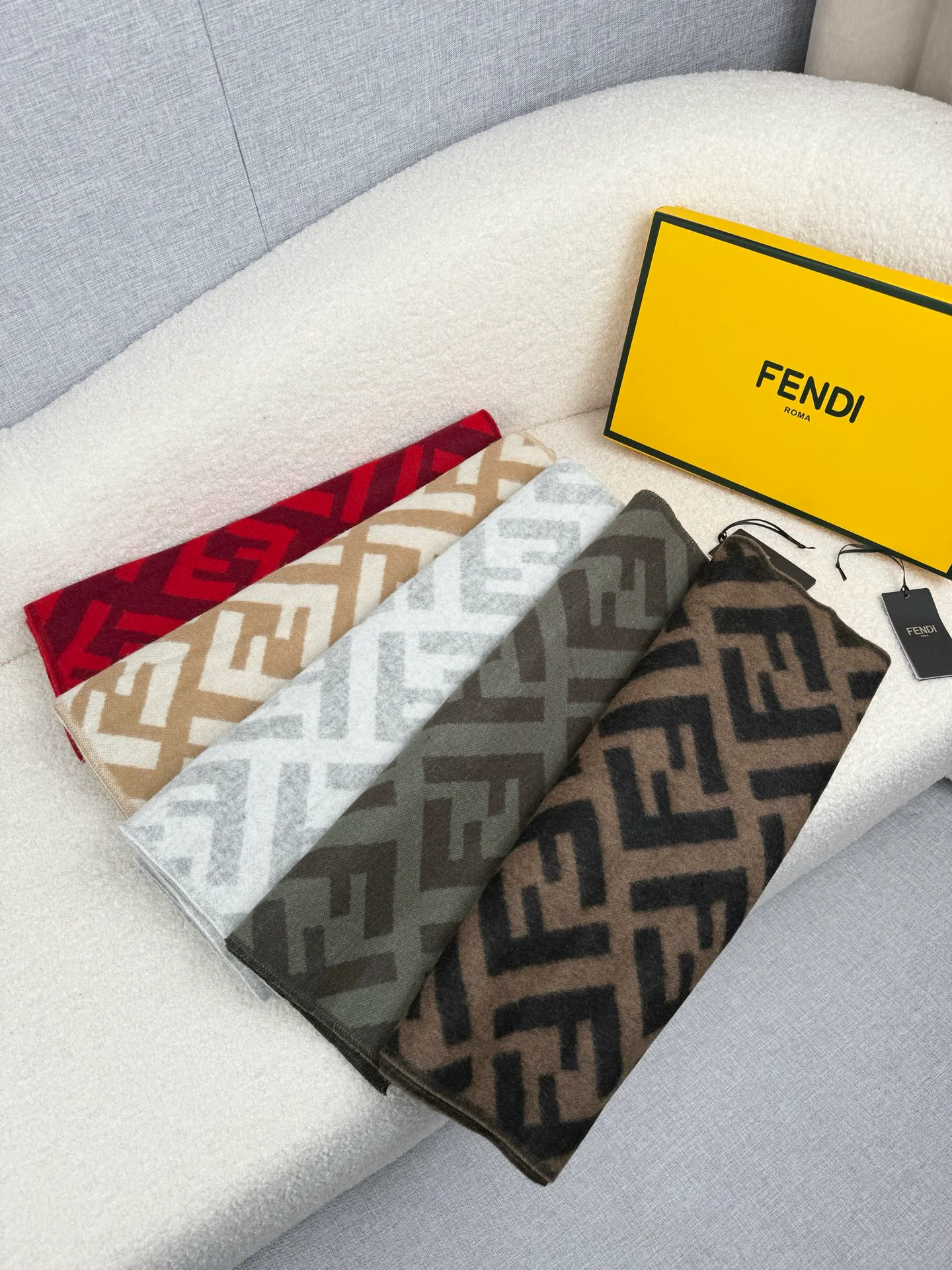 Шарфы Fendi 5545579
