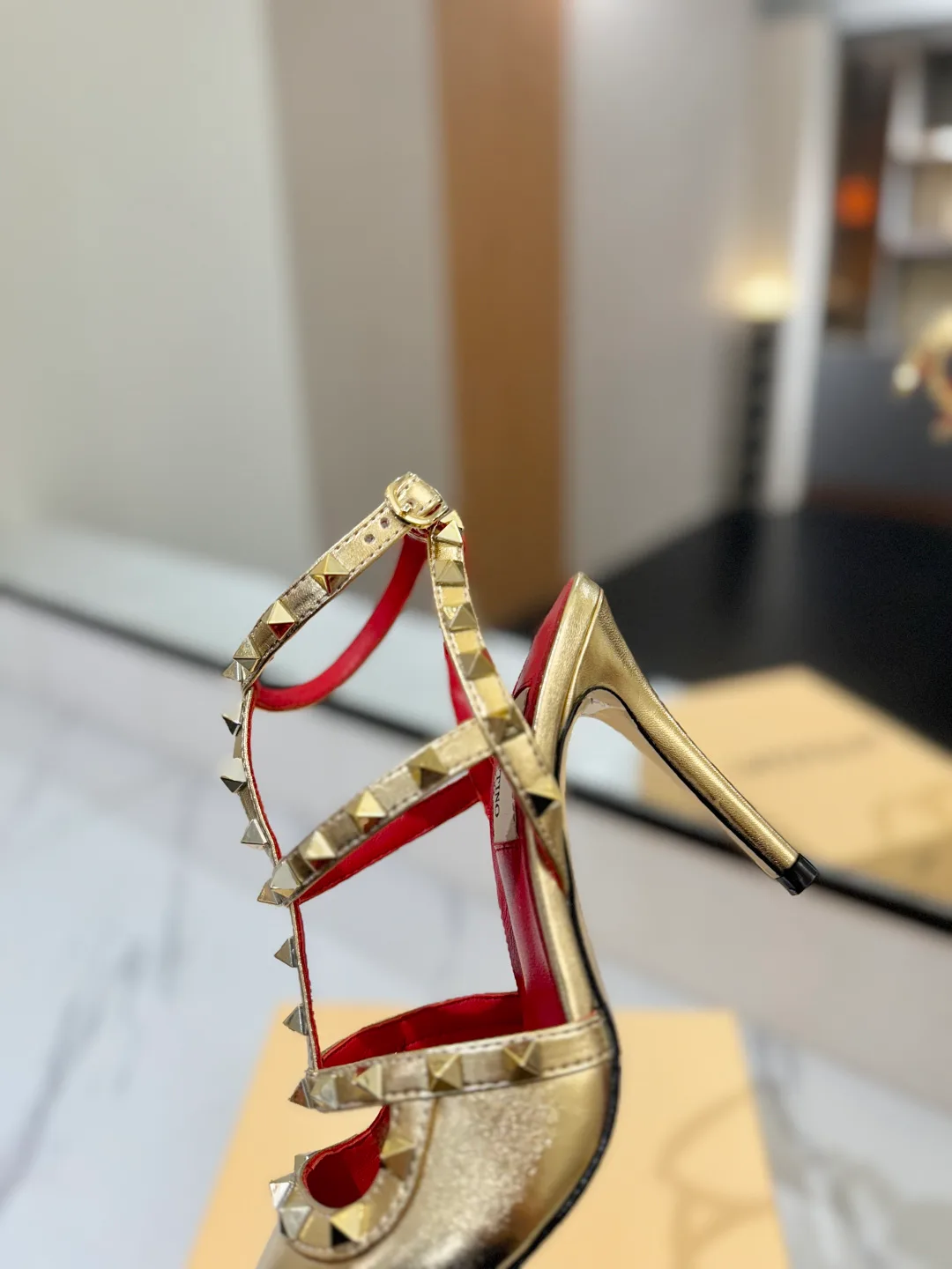 Босоножки Женские Valentino 17305543
