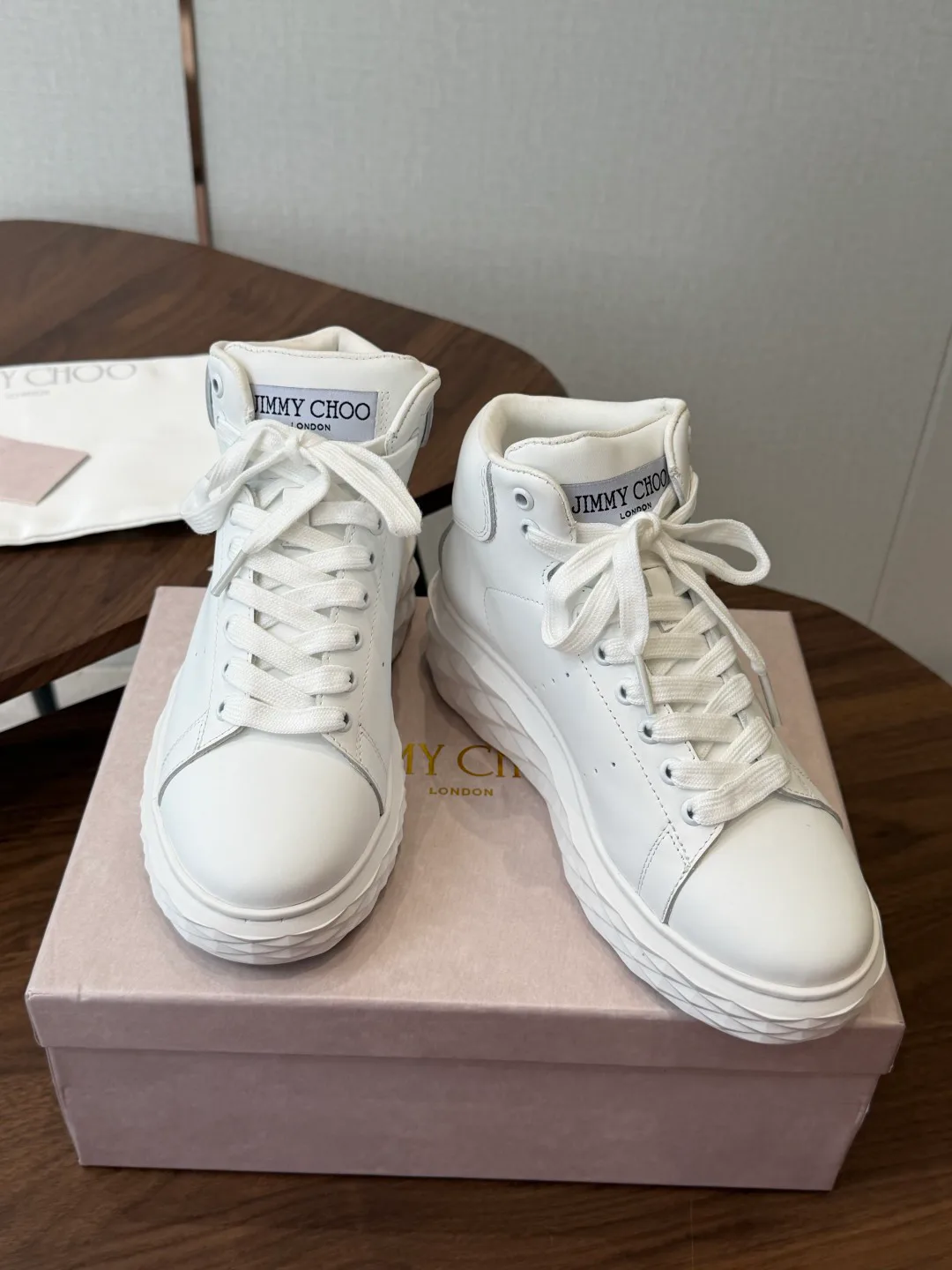 Кроссовки Женские Jimmy Choo 18182829