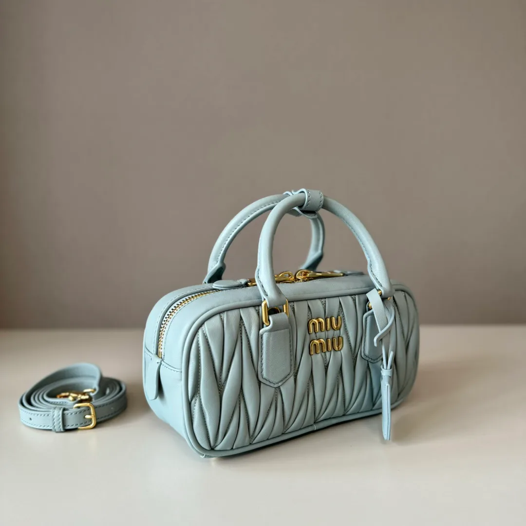 Классические Сумки Женские Miu Miu 11727913