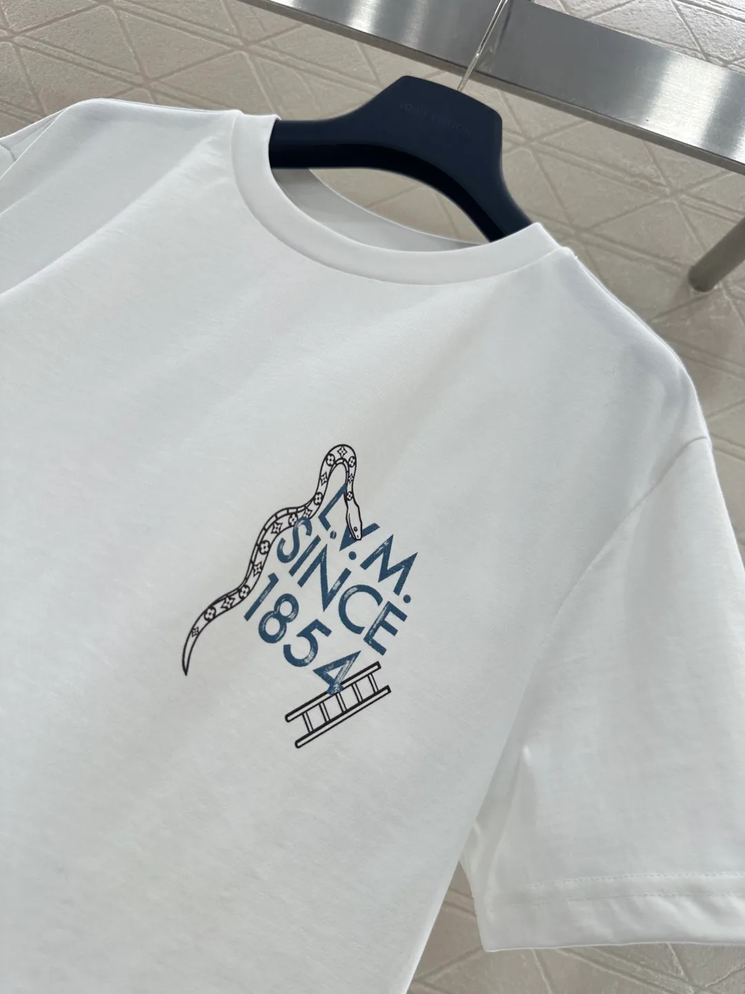 Футболки Женские Louis Vuitton 1300695