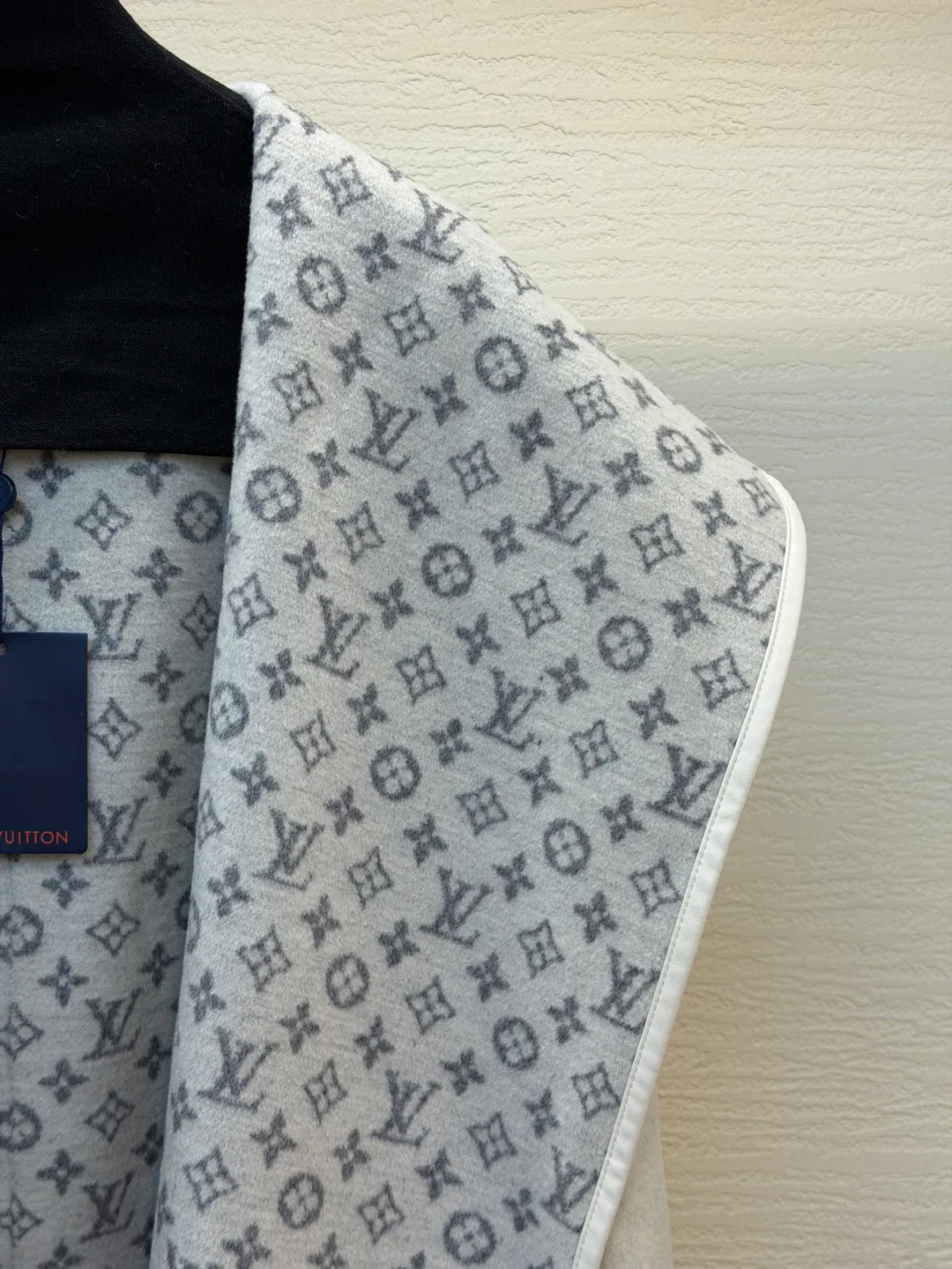 Пальто Женские Louis Vuitton 18714398