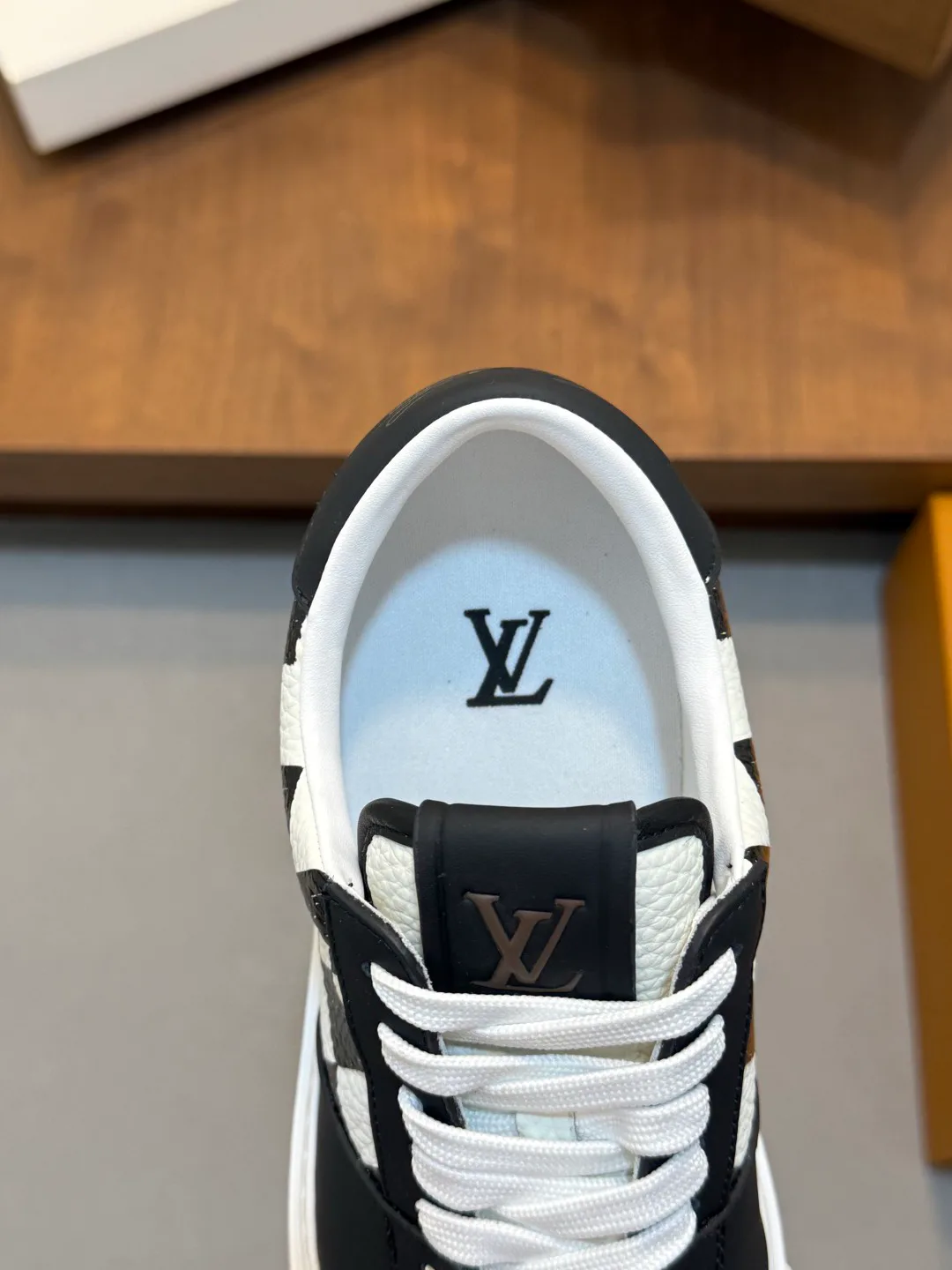 Кроссовки Мужские Louis Vuitton 17447611