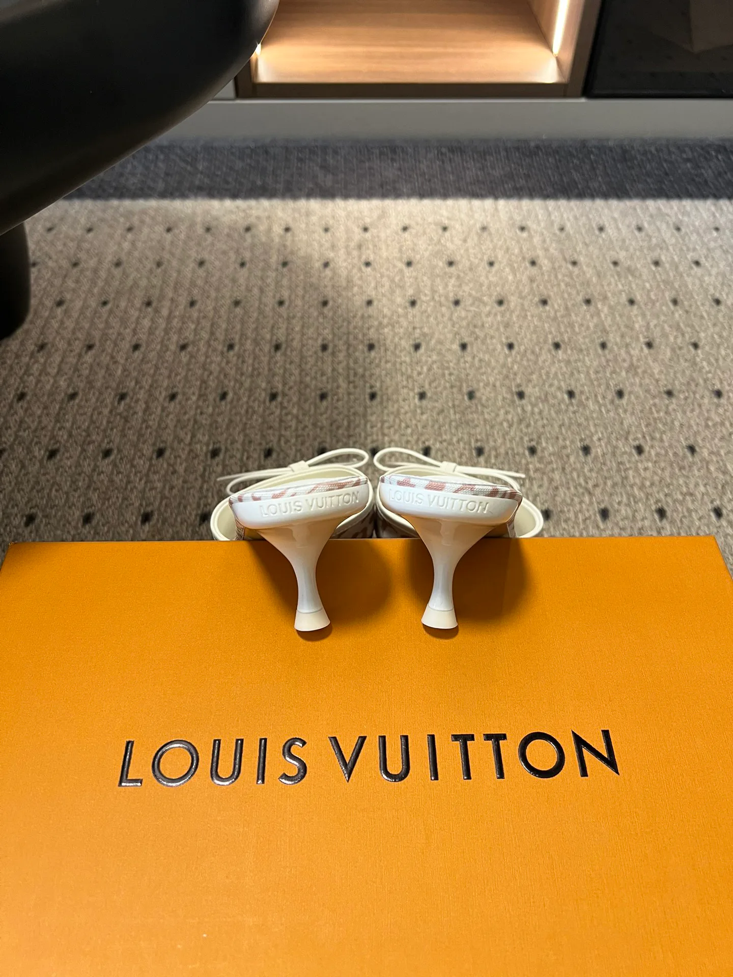 Босоножки Женские Louis Vuitton 11755081