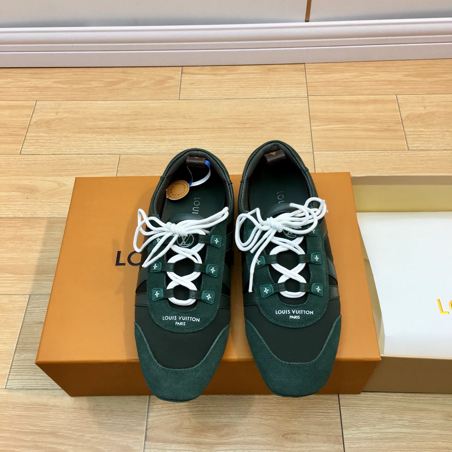 Кроссовки Женские Louis Vuitton 1590943
