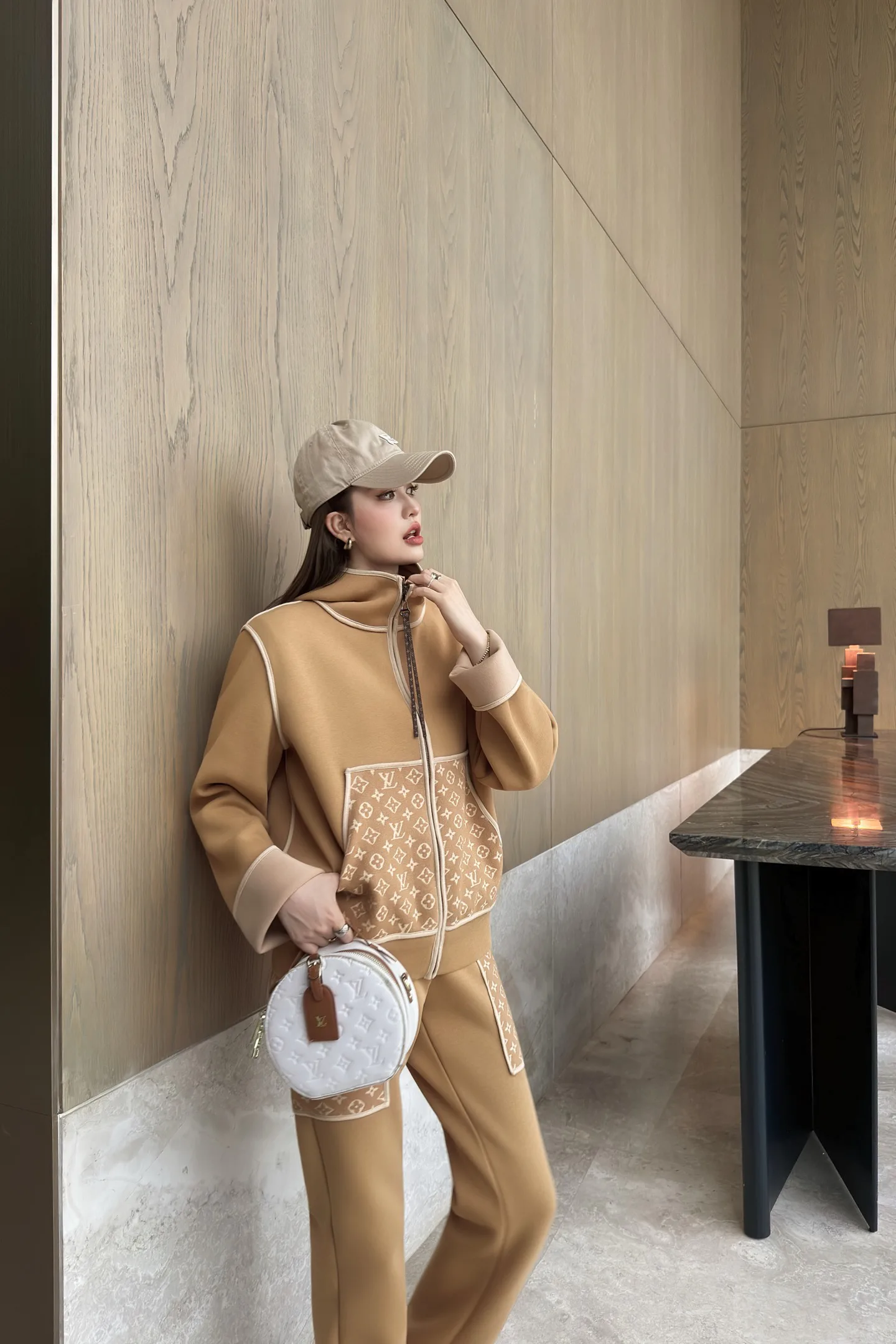 Брюки Женские Louis Vuitton 1817623