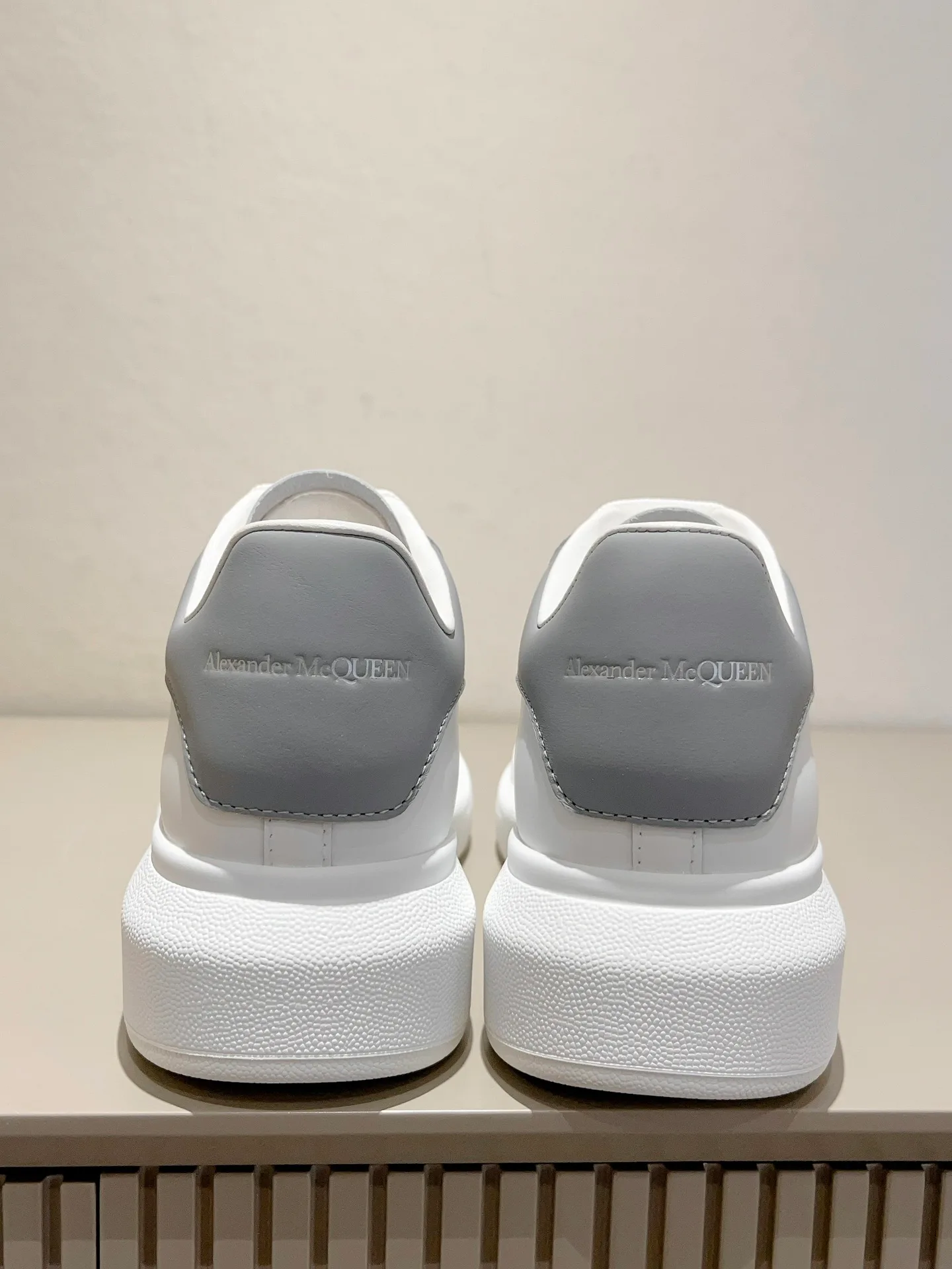 Кроссовки Женские Alexander Mcqueen 3446236