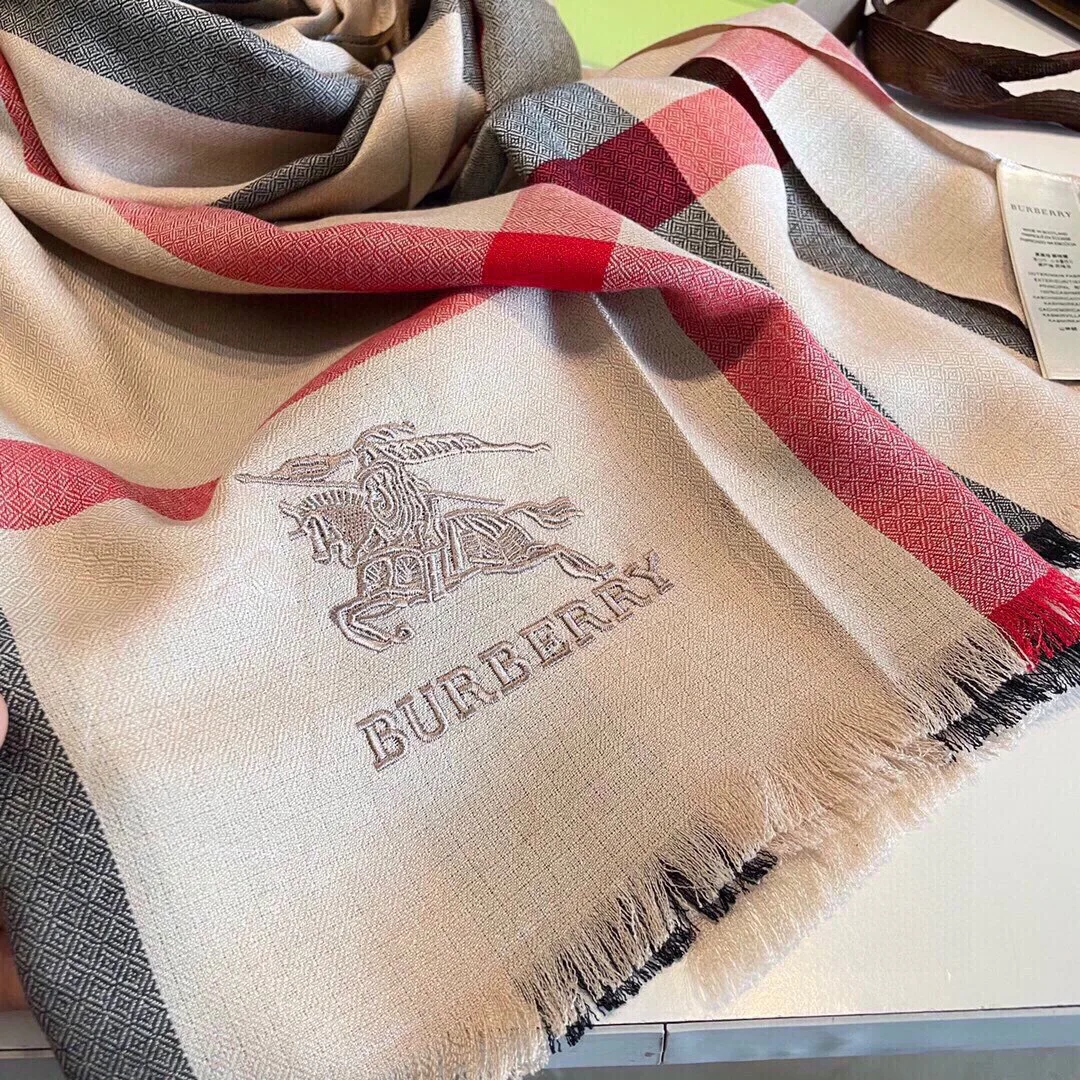 Шарфы Burberry 588257