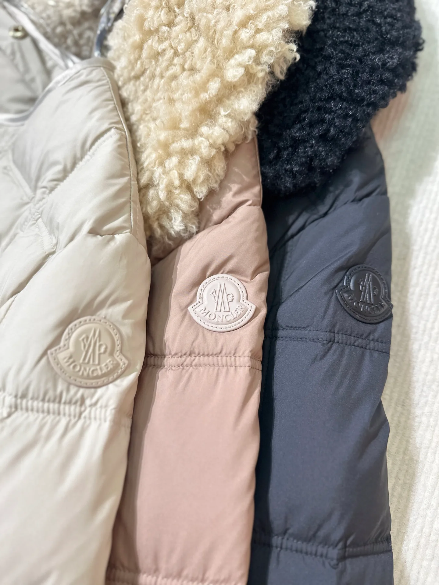 Куртки И Пуховики Женские Moncler 19167911