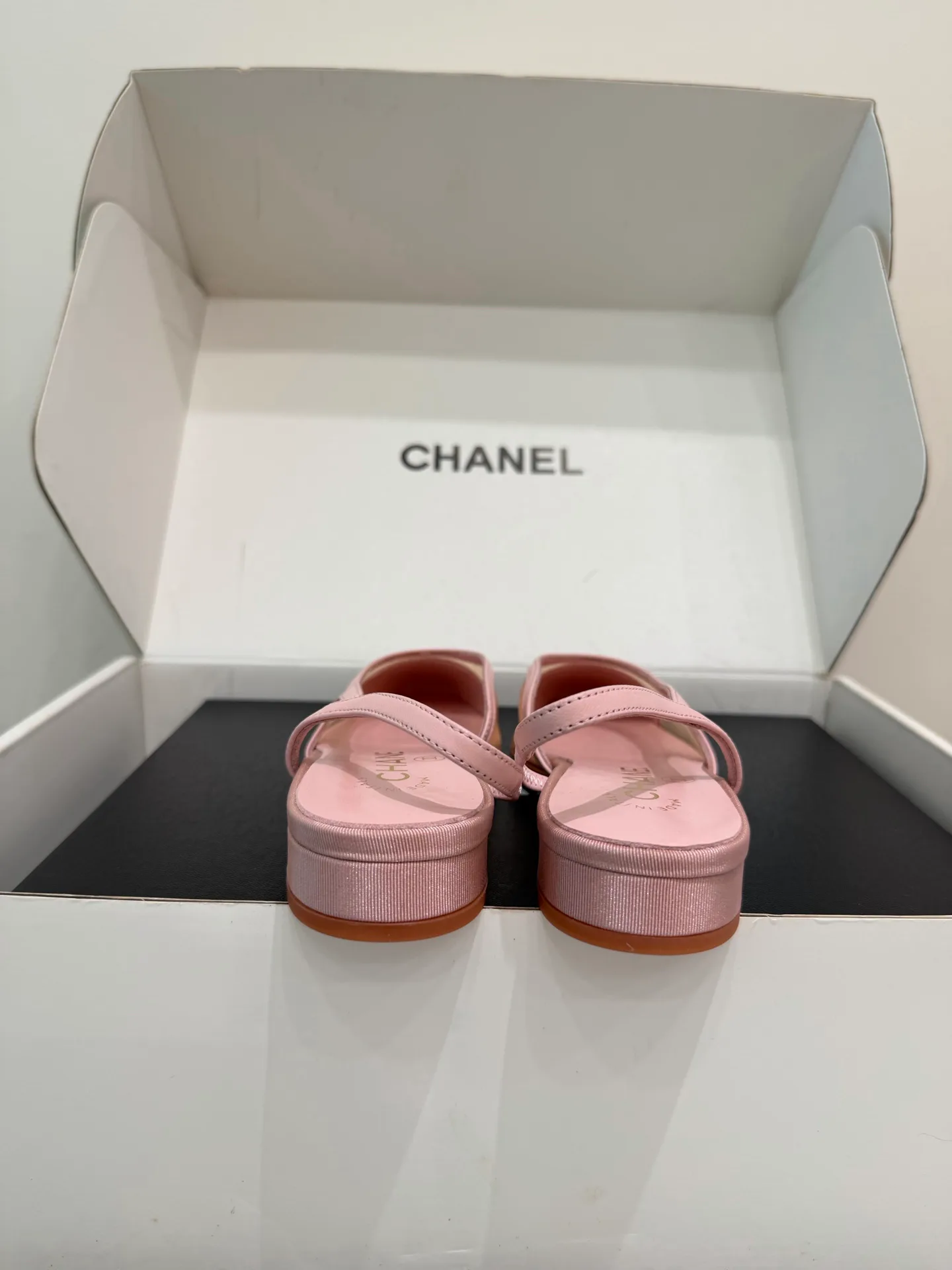 Босоножки Женские Chanel 18080118