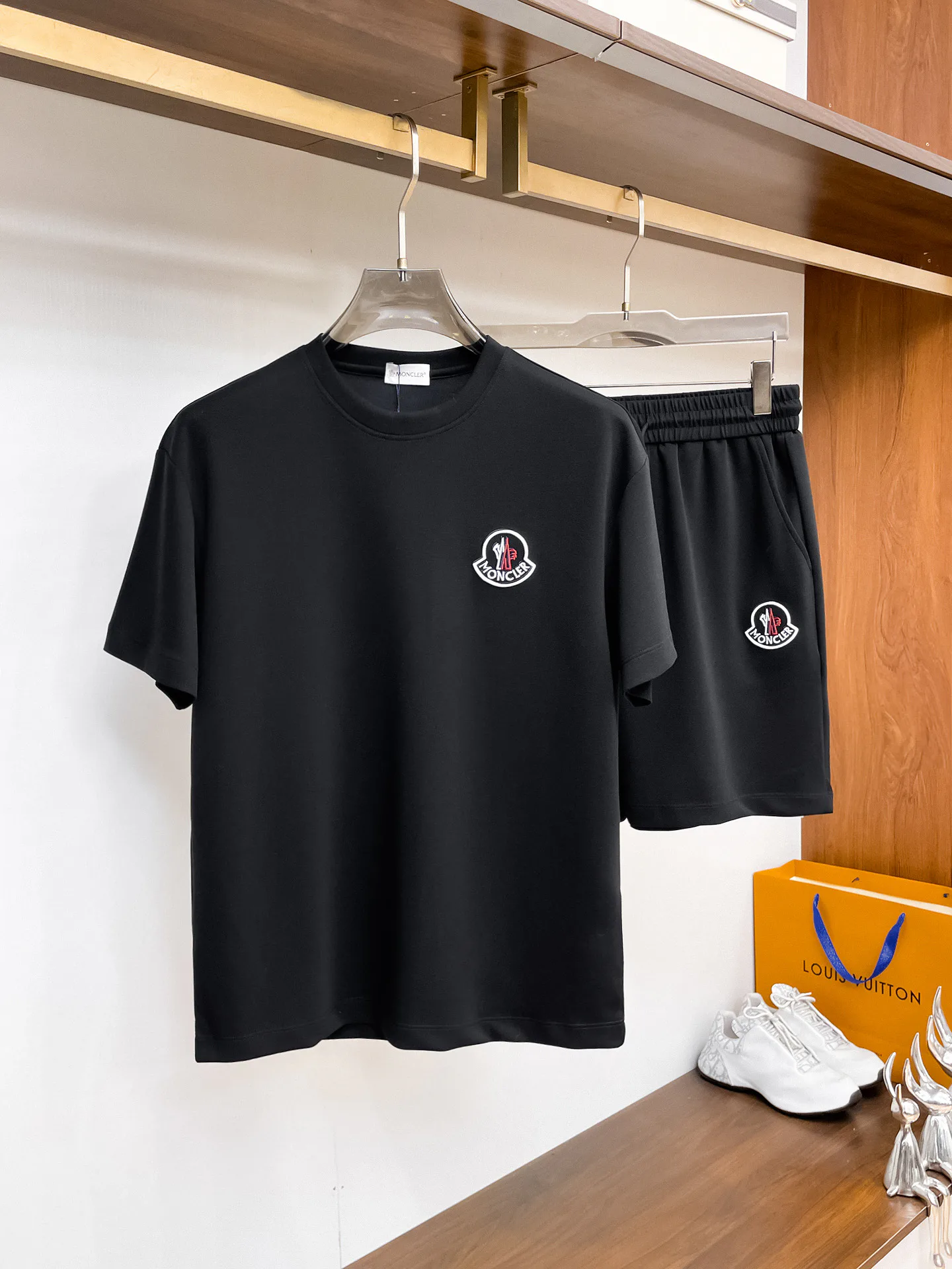 Куртки И Пуховики Мужские Moncler 13255783