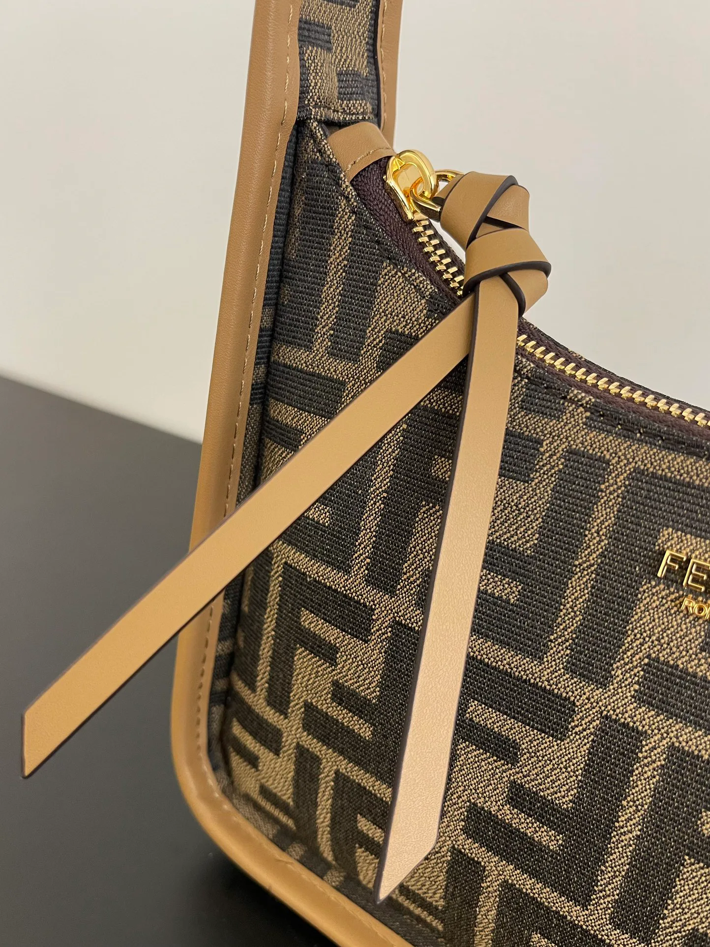 Классические Сумки Женские Fendi 13234541