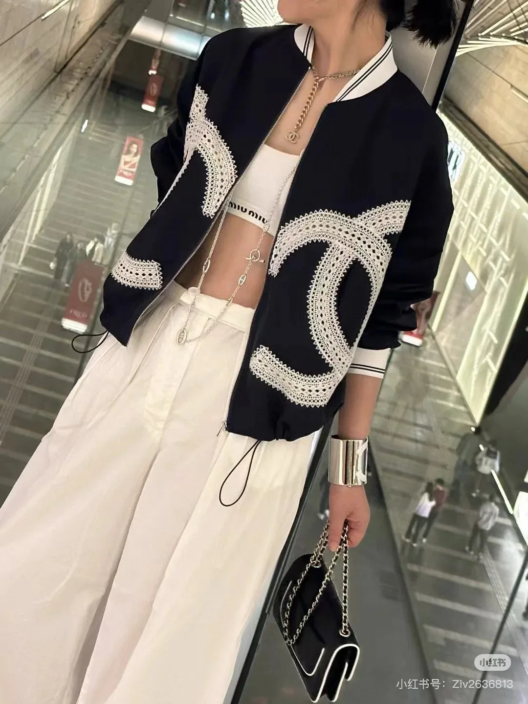 Куртки И Пуховики Женские Chanel 33492