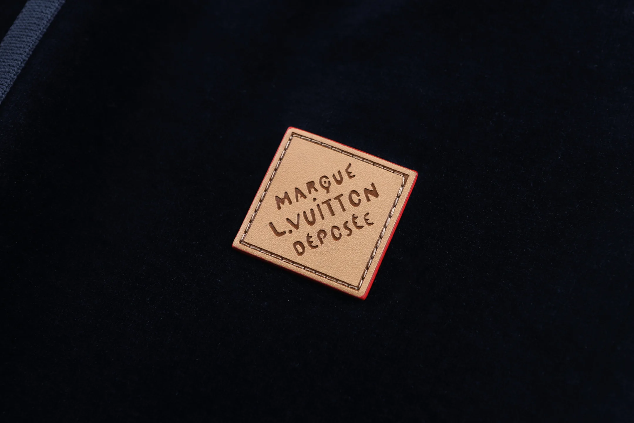 Брюки Женские Louis Vuitton 11179789