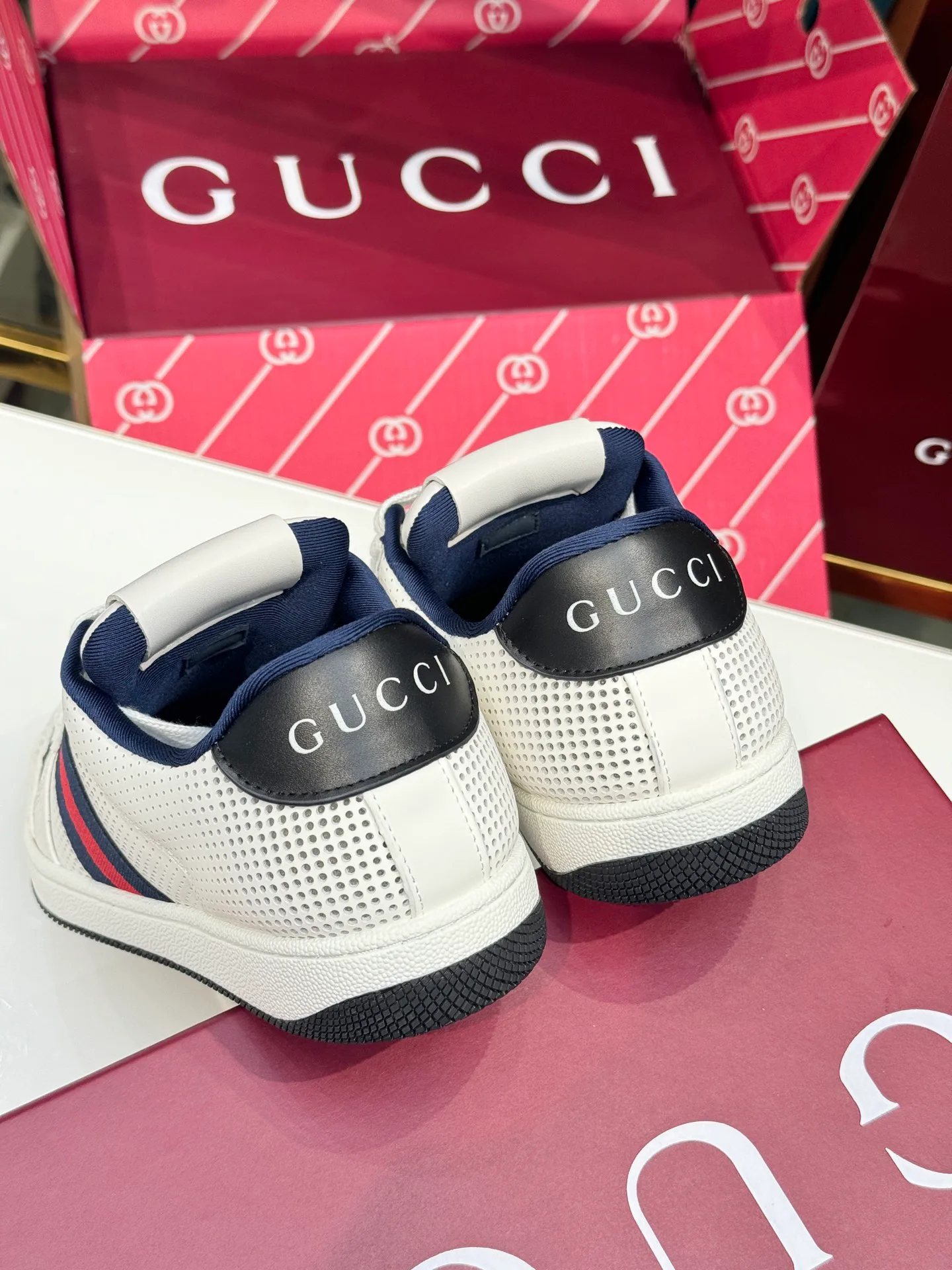 Кроссовки Женские Gucci 17946876