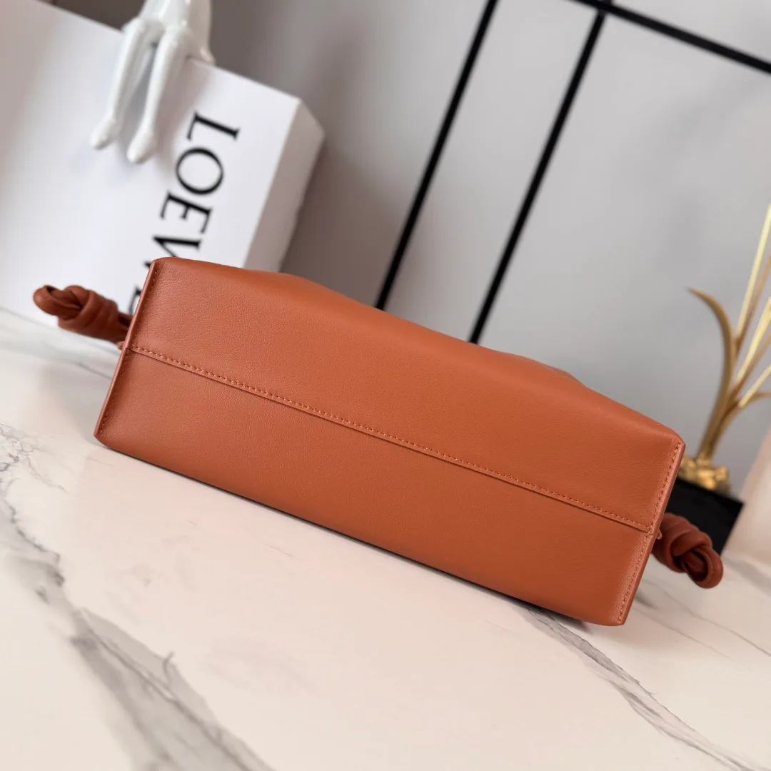 Клатчи Женские Loewe 15222356