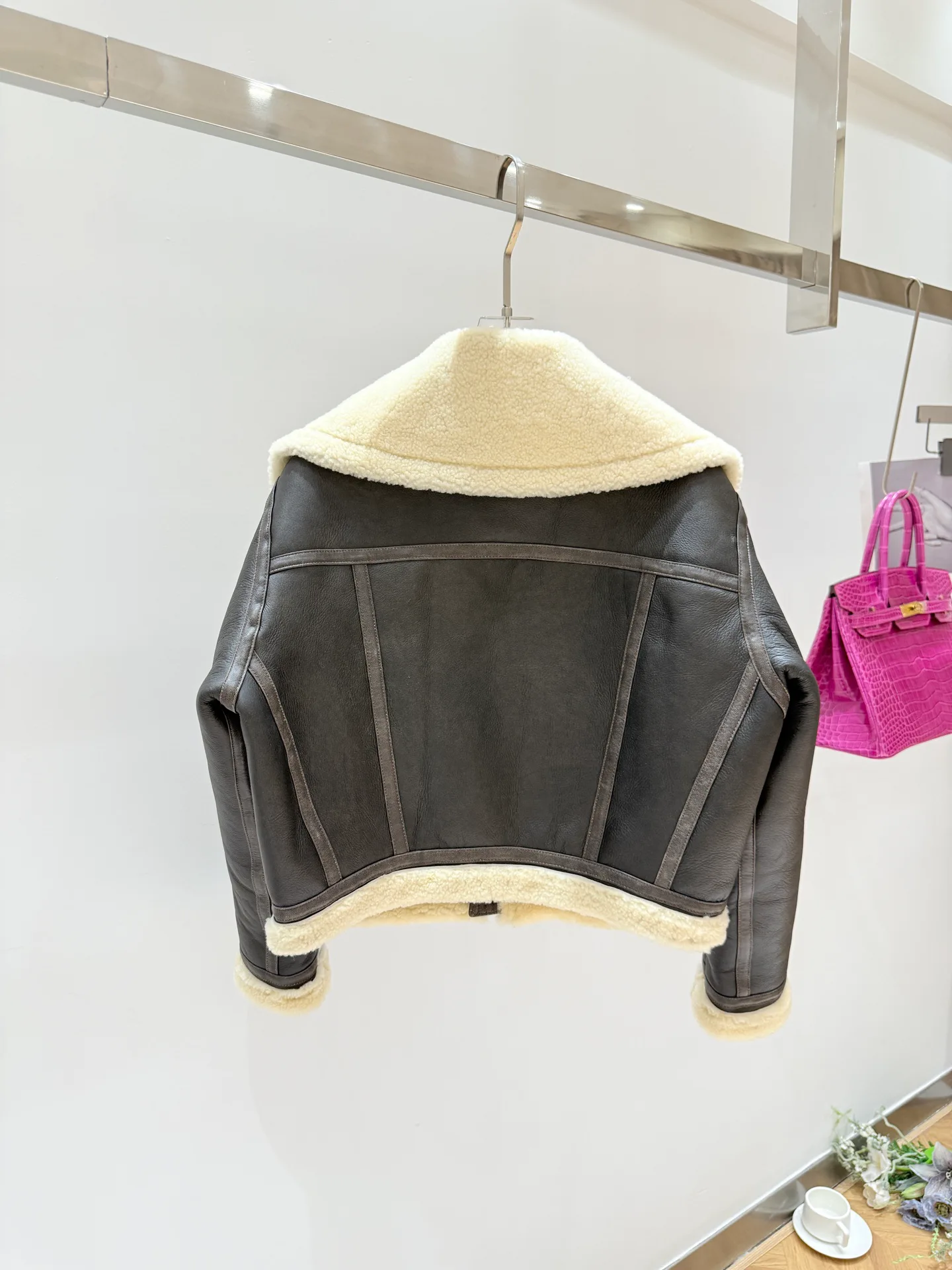 Кожаные Куртки И Дублёнки Женские Jacquemus 18082984