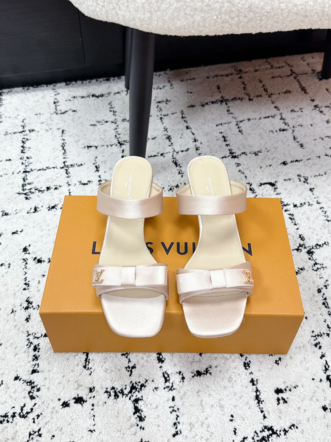 Босоножки Женские Louis Vuitton 13070824