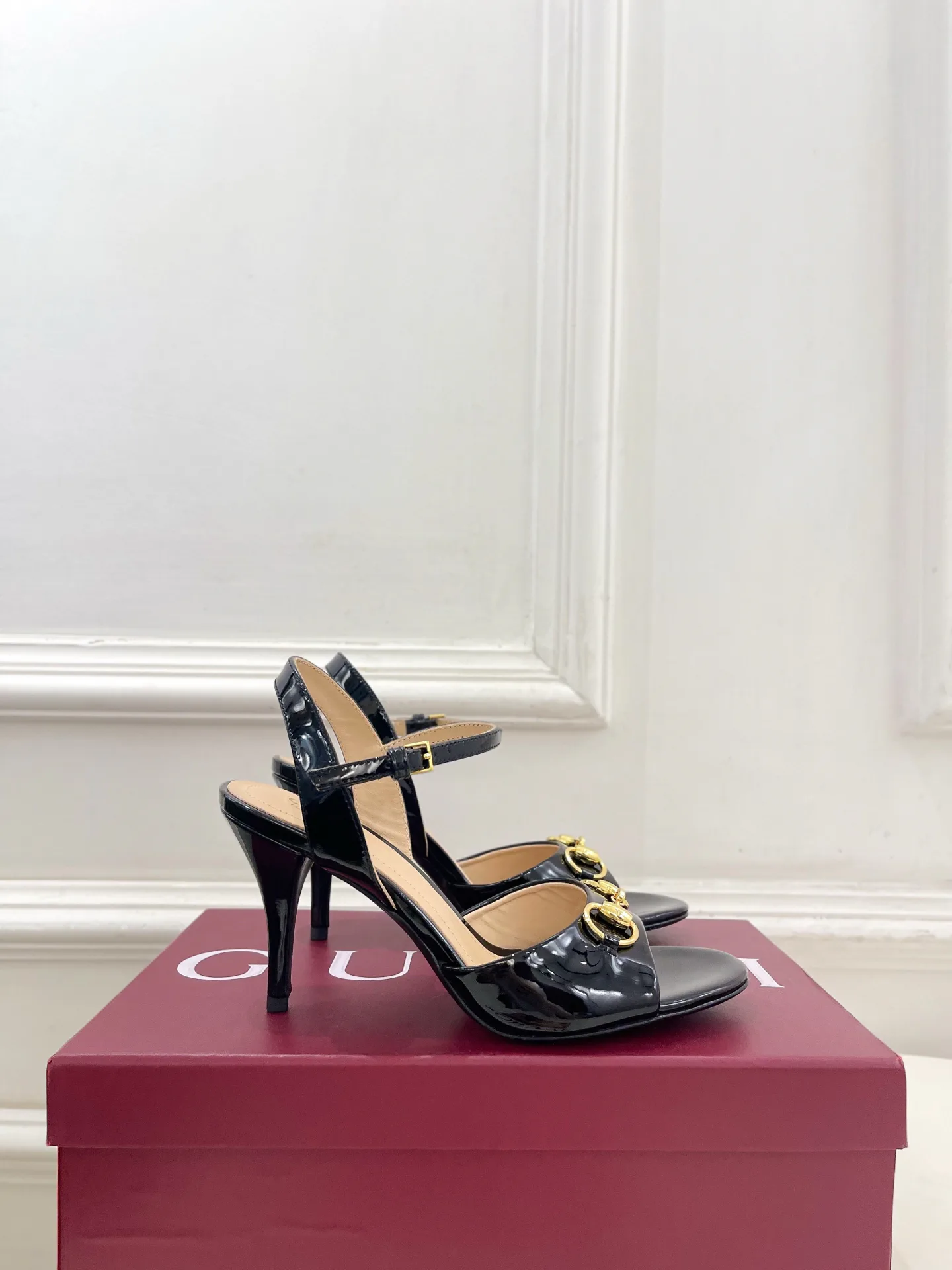 Босоножки Женские Gucci 13218187