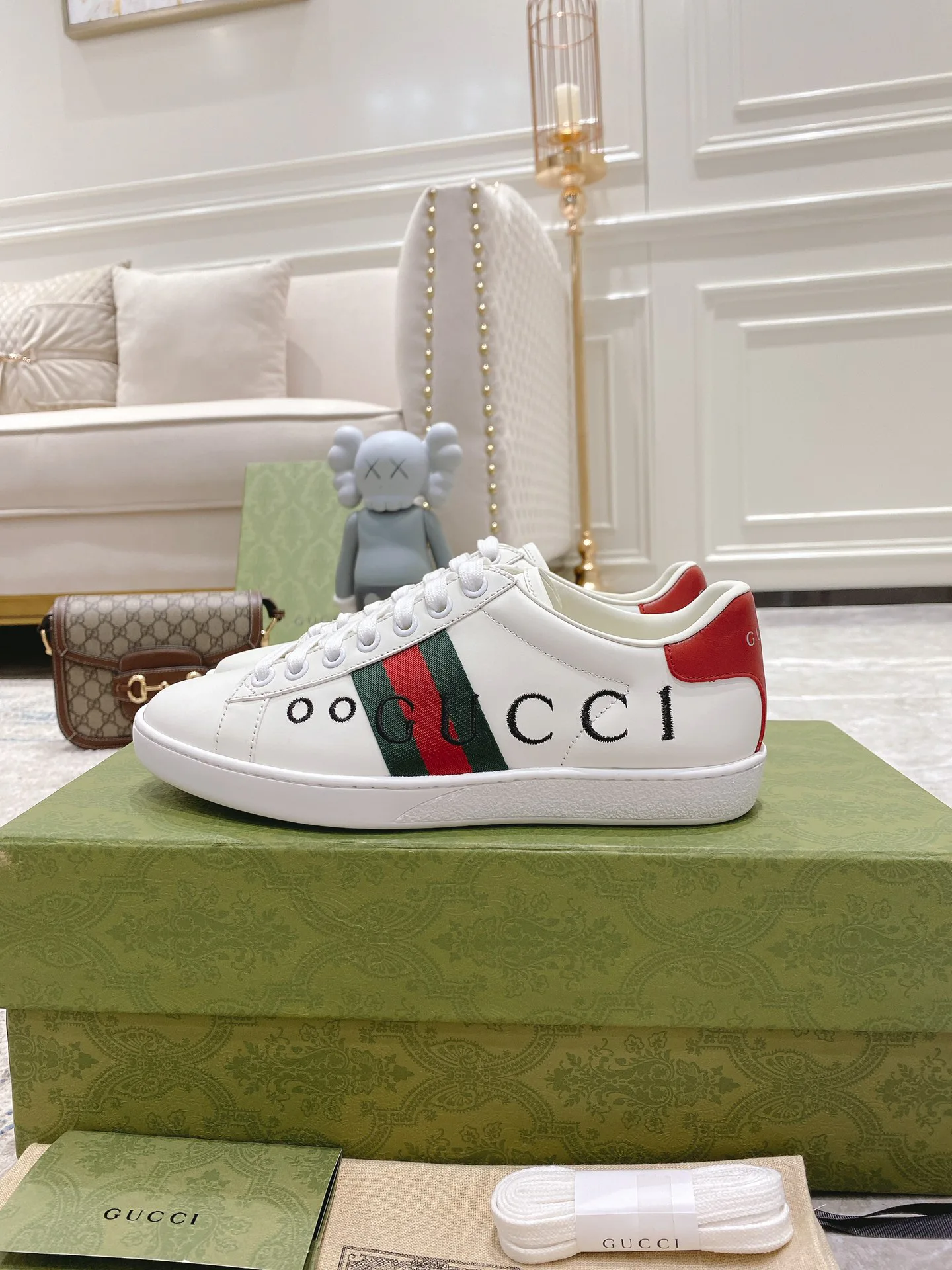 Кроссовки Женские Gucci 17620402