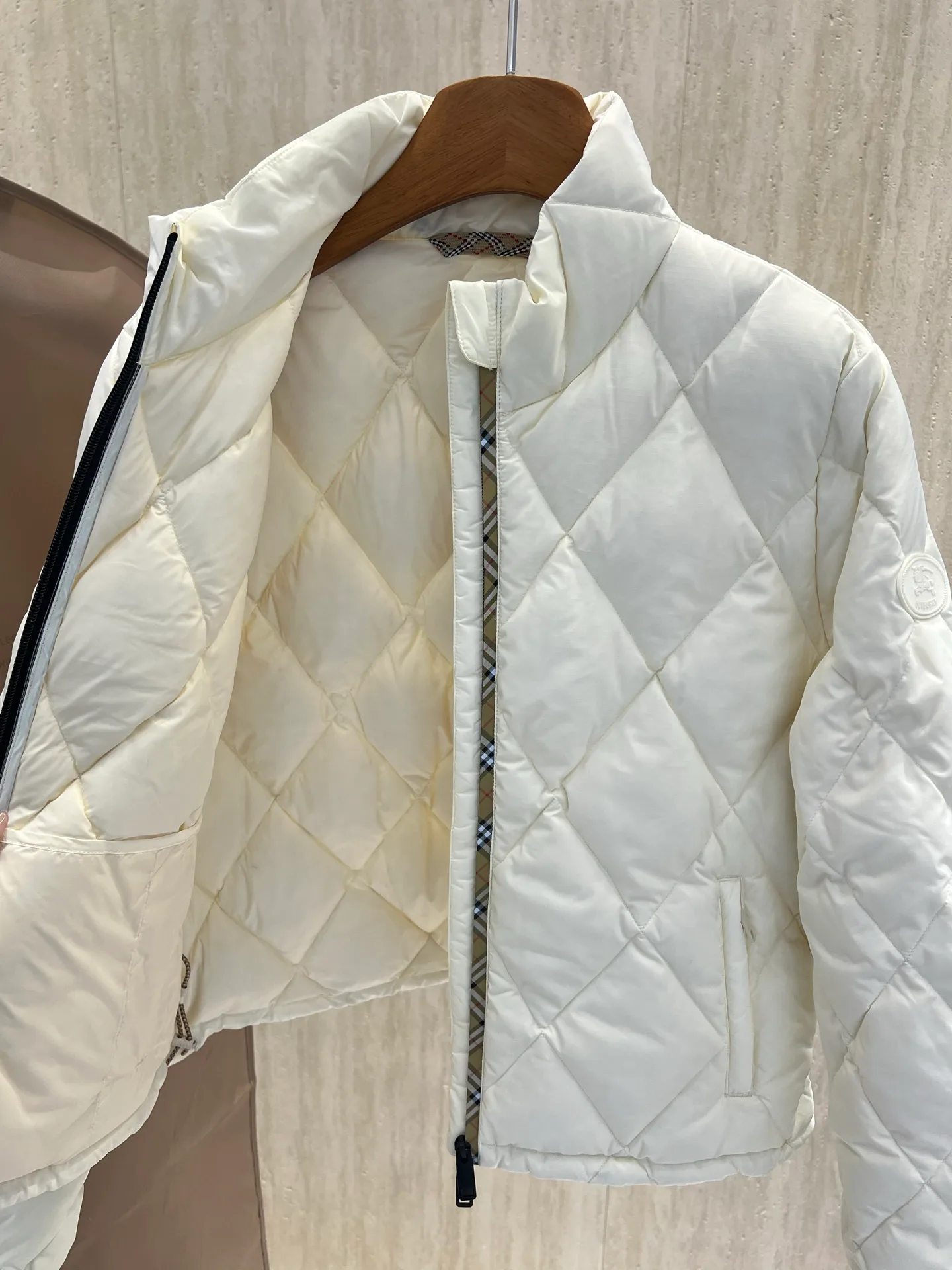 Куртки И Пуховики Женские Burberry 18296473